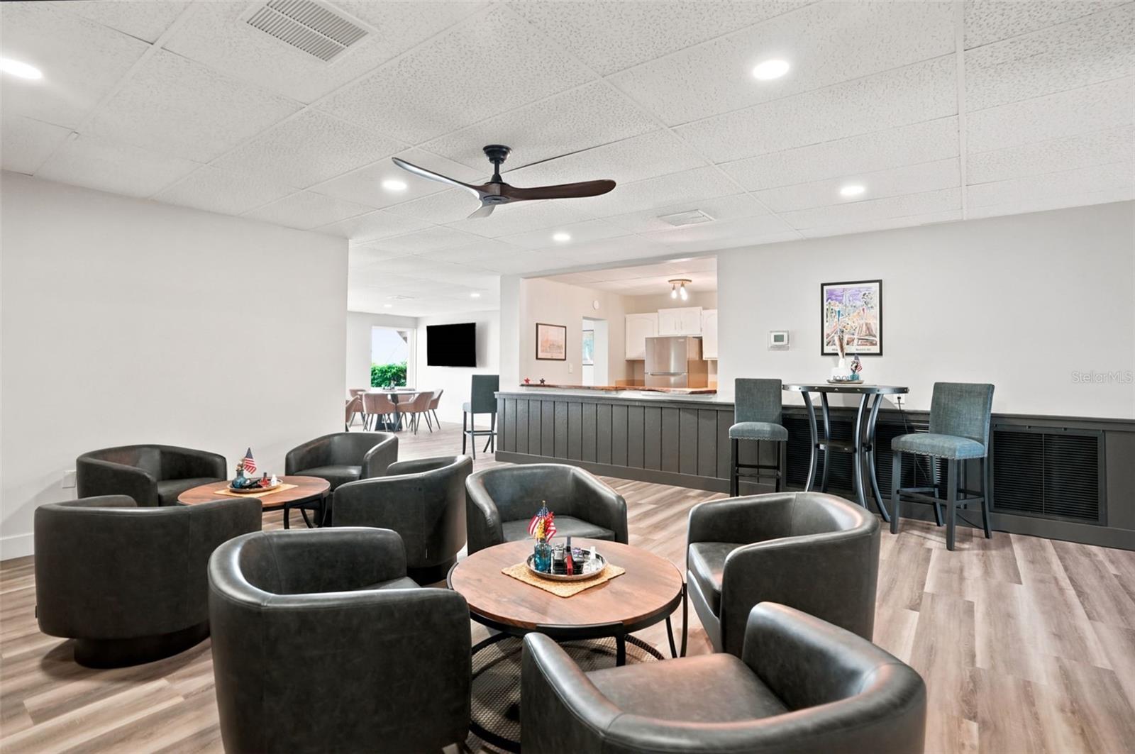 LAKE TARPON SAIL & TENNIS CLUB - Residential