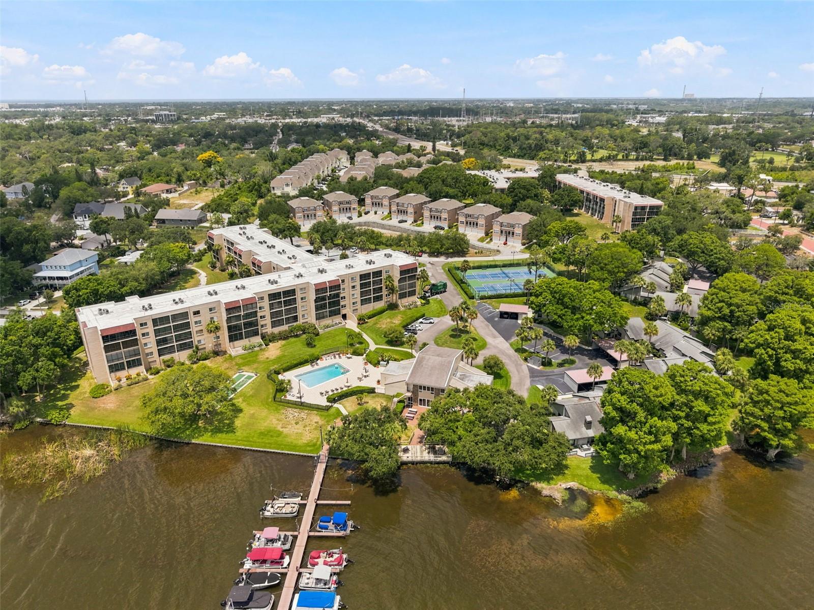 LAKE TARPON SAIL & TENNIS CLUB - Residential