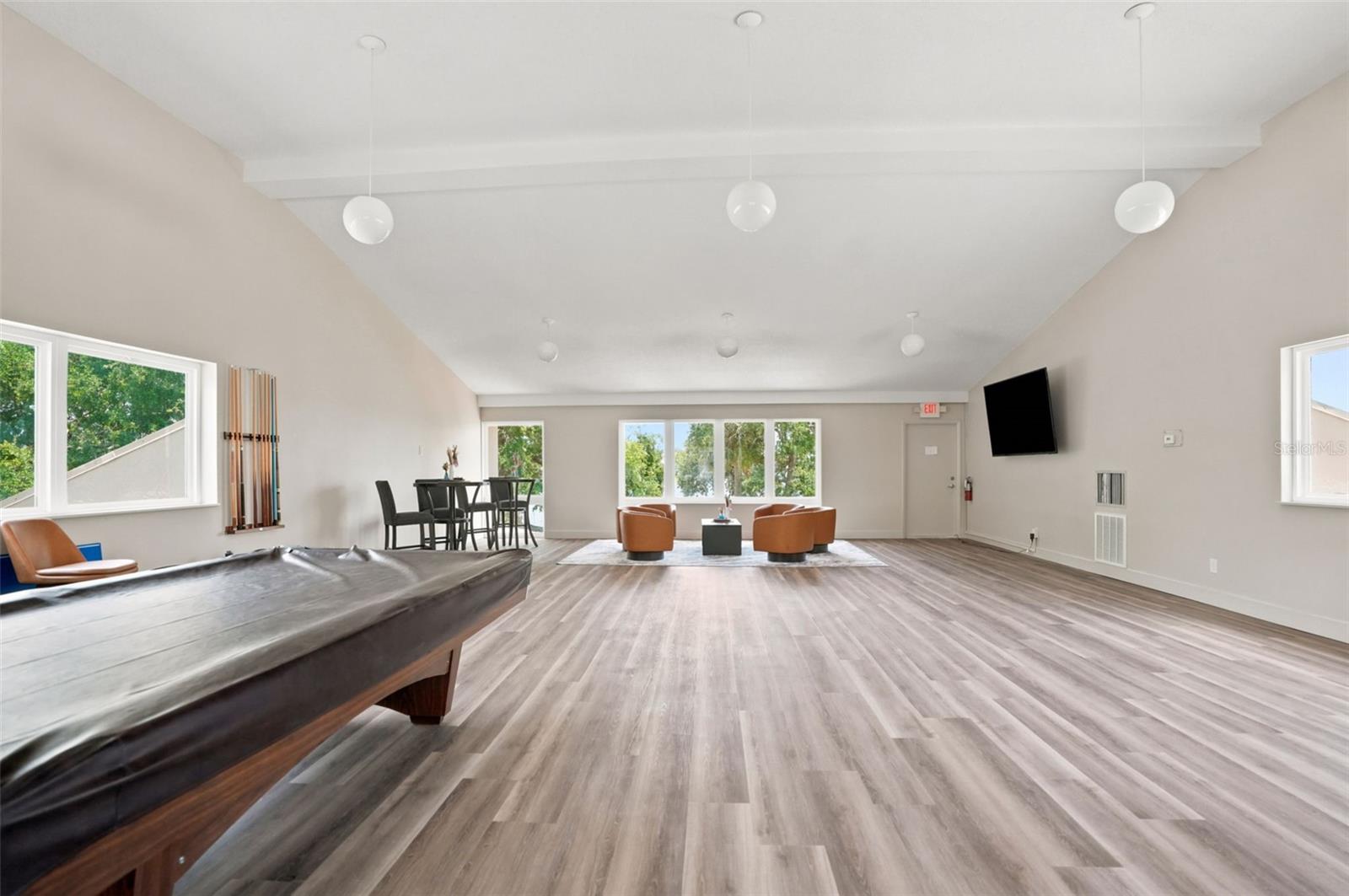 LAKE TARPON SAIL & TENNIS CLUB - Residential