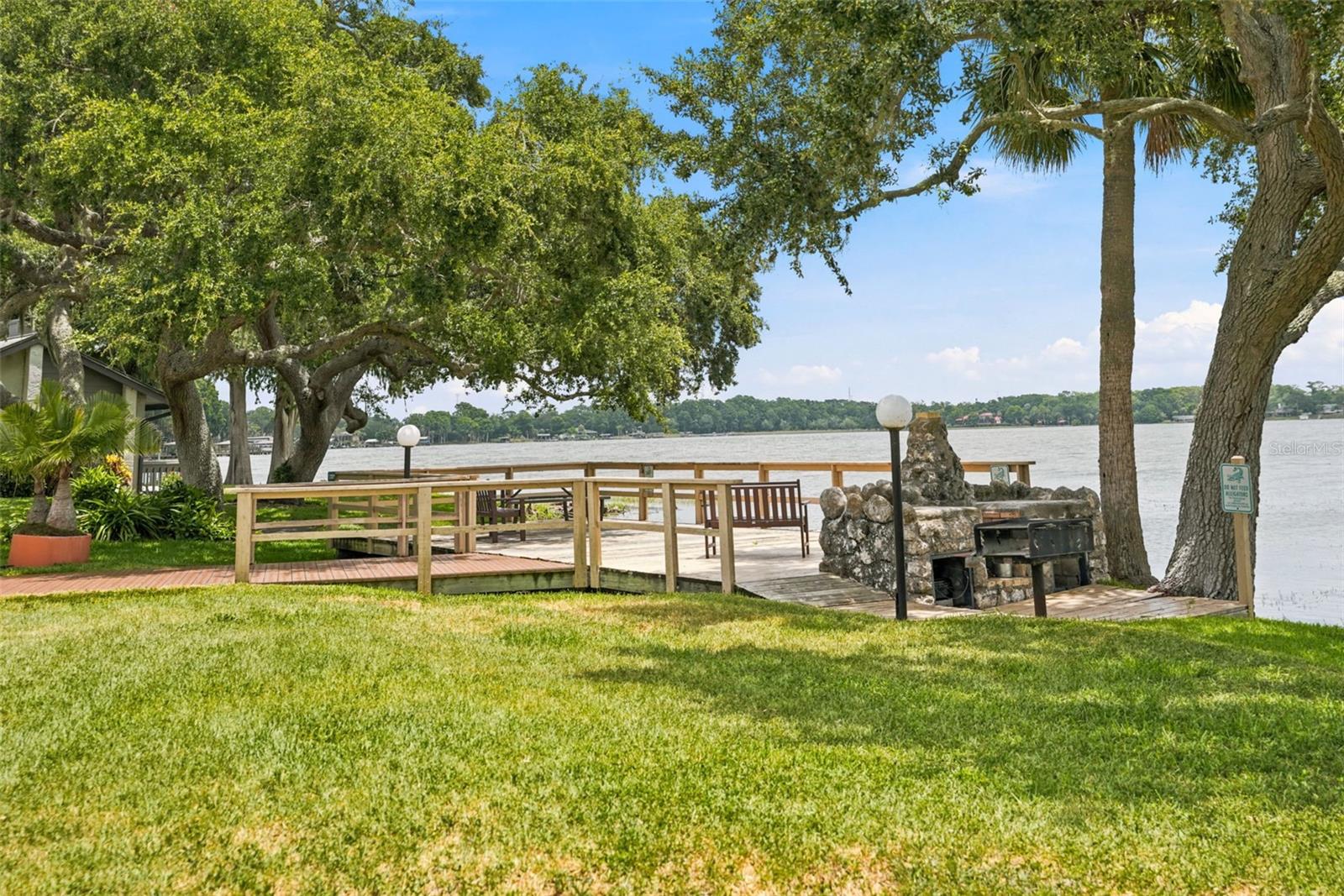 LAKE TARPON SAIL & TENNIS CLUB - Residential