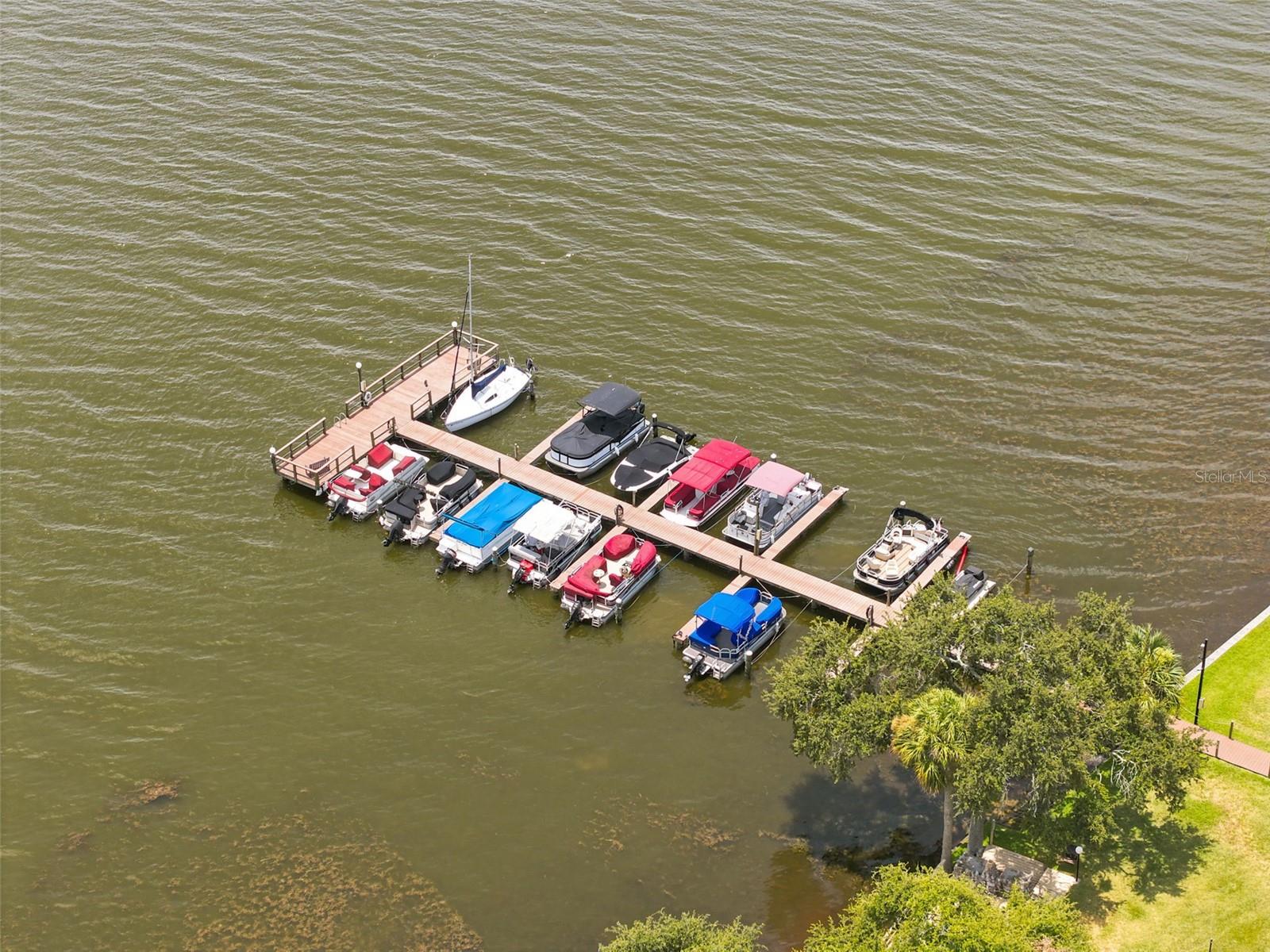 LAKE TARPON SAIL & TENNIS CLUB - Residential