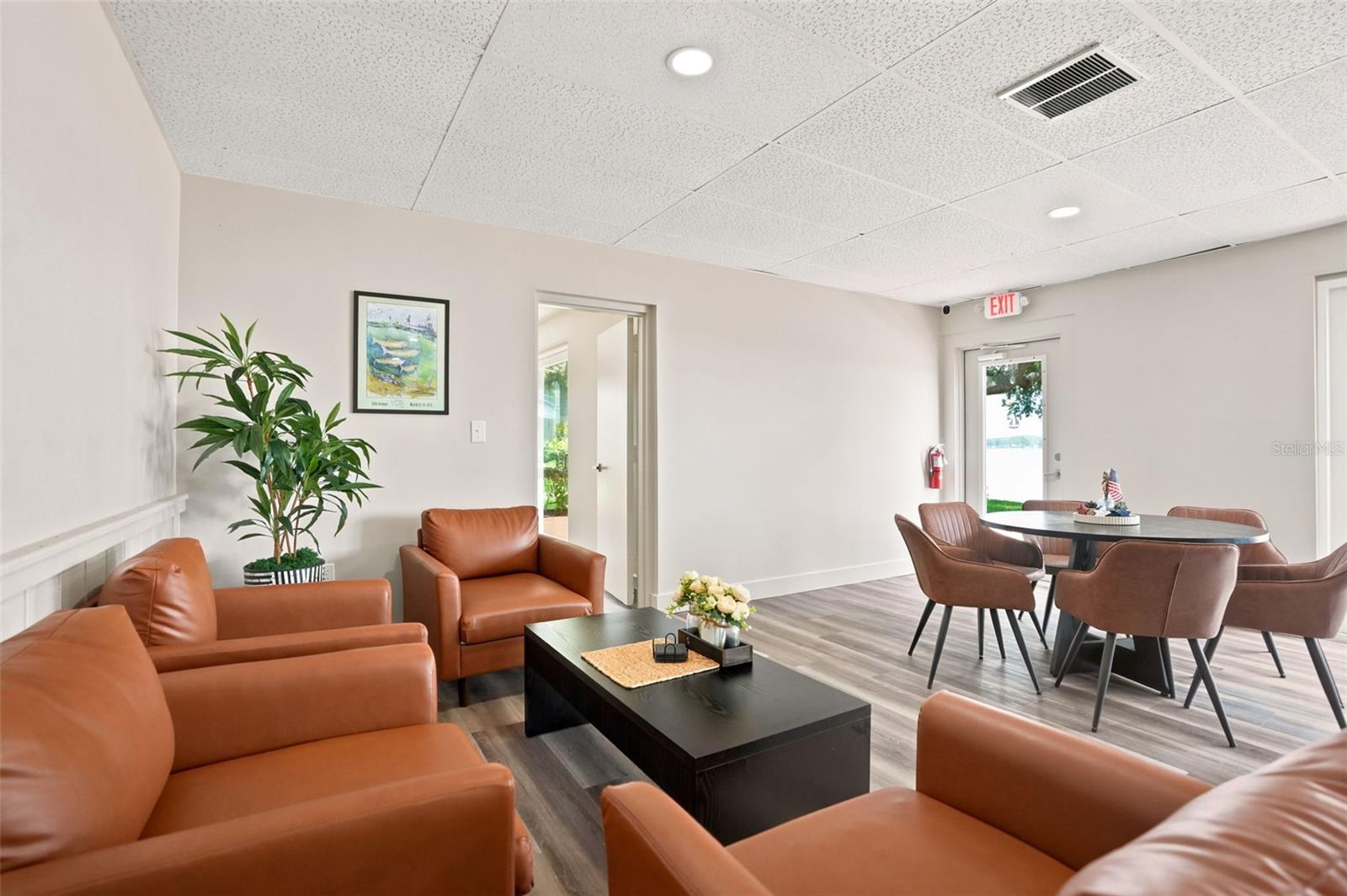 LAKE TARPON SAIL & TENNIS CLUB - Residential
