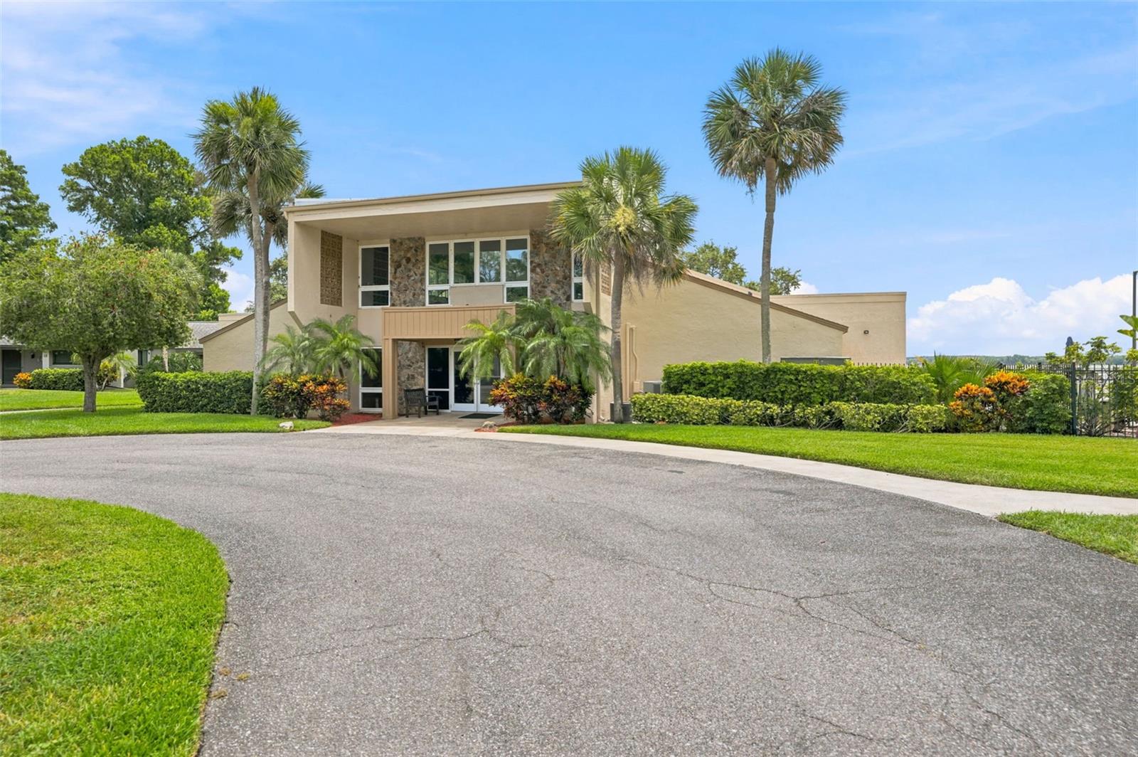 LAKE TARPON SAIL & TENNIS CLUB - Residential
