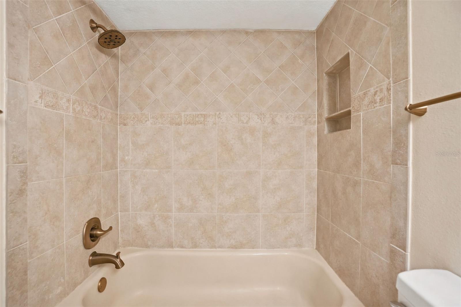 LAKE TARPON SAIL & TENNIS CLUB - Residential