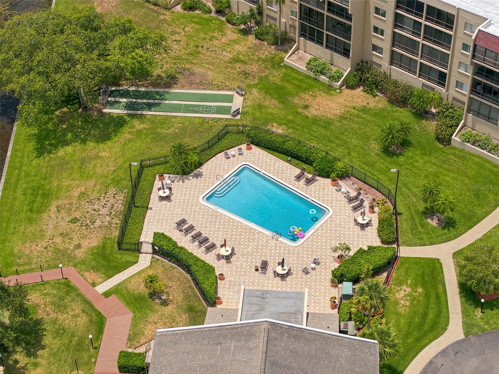 LAKE TARPON SAIL & TENNIS CLUB - Residential