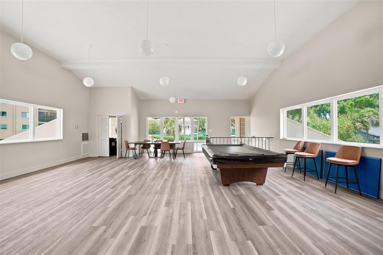 LAKE TARPON SAIL & TENNIS CLUB - Residential