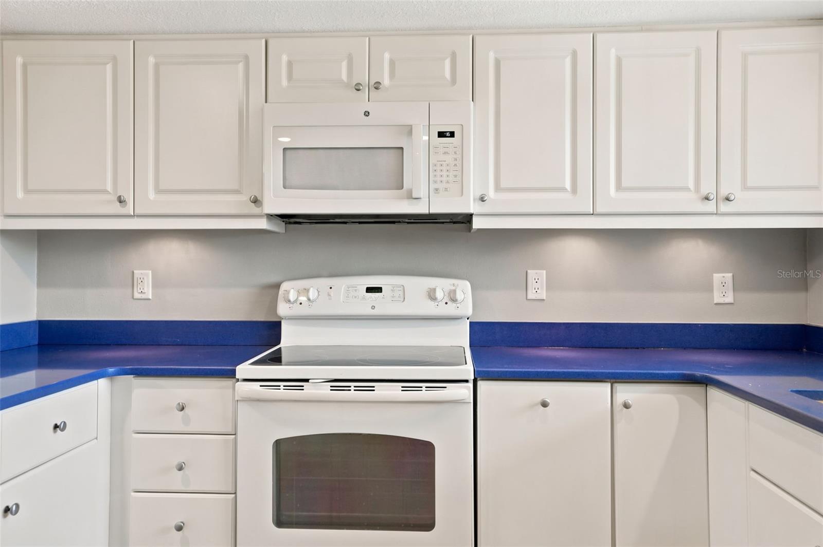 LAKE TARPON SAIL & TENNIS CLUB - Residential