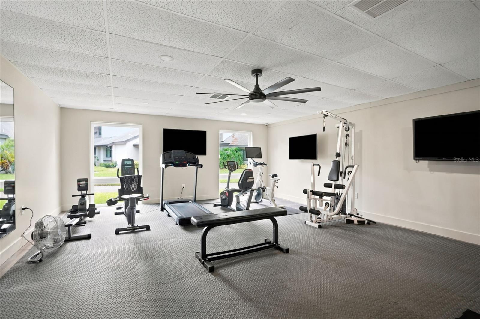 LAKE TARPON SAIL & TENNIS CLUB - Residential