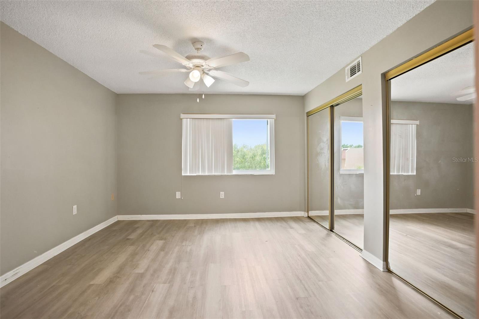 LAKE TARPON SAIL & TENNIS CLUB - Residential