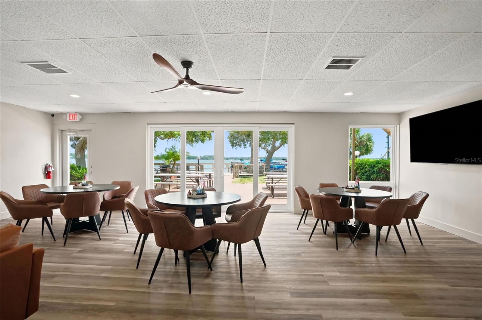 LAKE TARPON SAIL & TENNIS CLUB - Residential