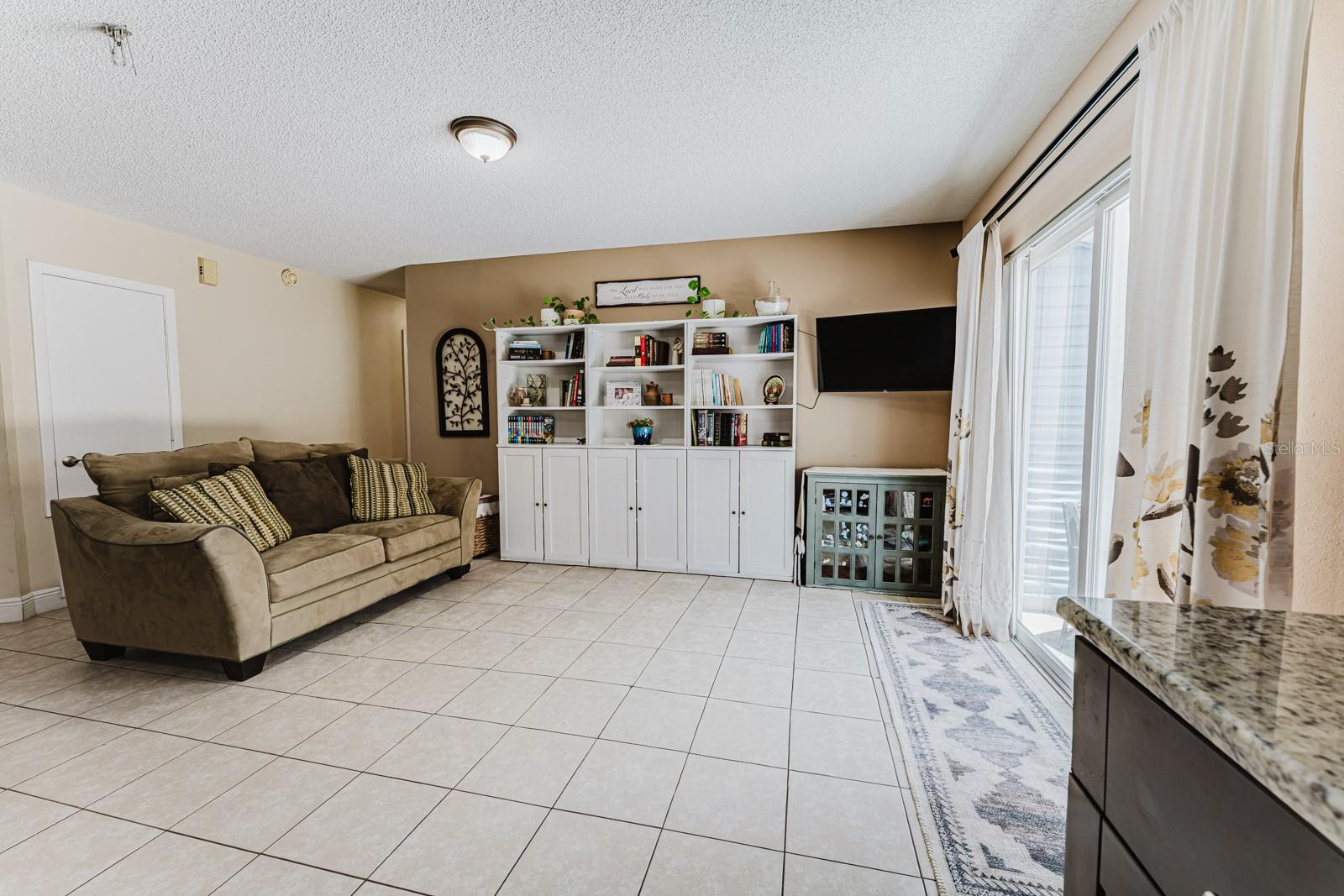 SUMMERSET - Residential