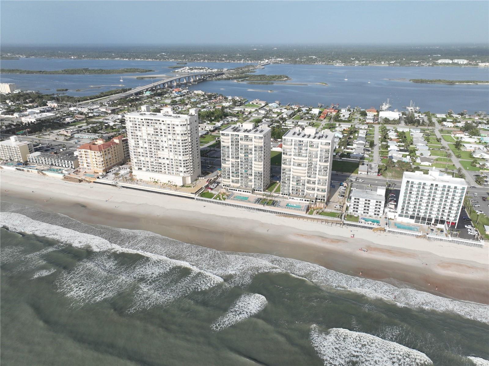 DIMUCCI TWIN TOWERS NORTH & SOUTH - Residential