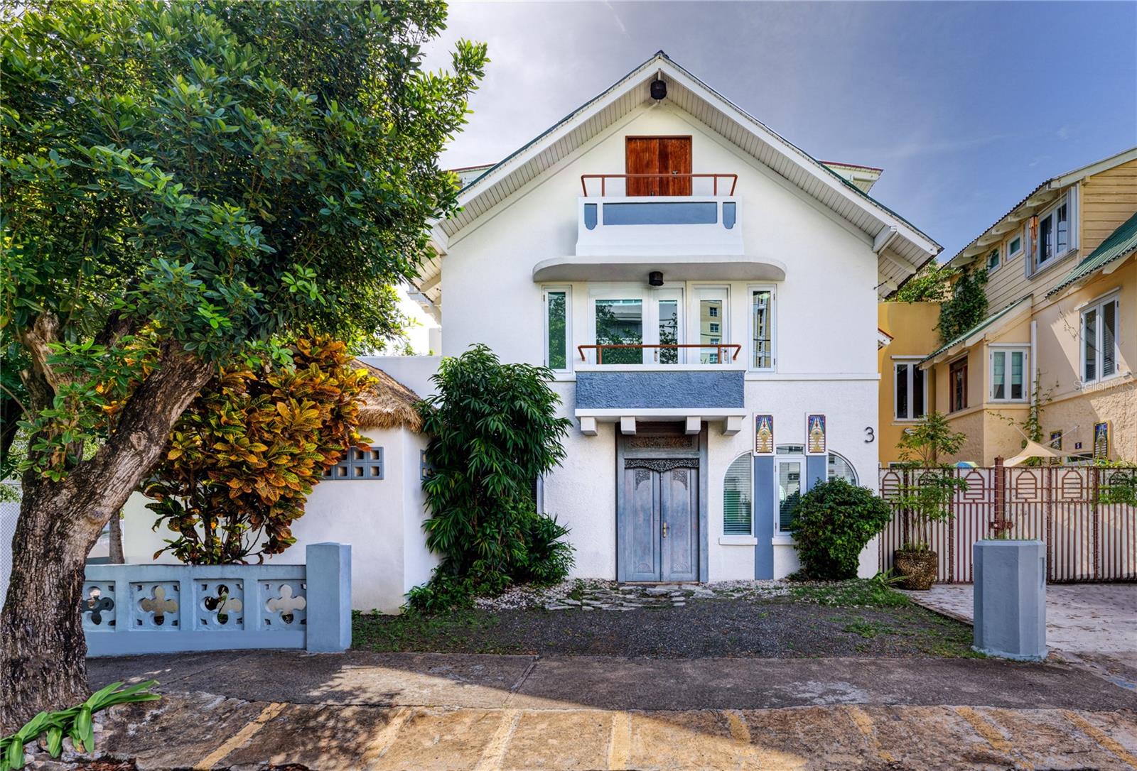 Explore the best Ocean Park has to offer within this 3-story home with water views. Spacious and refined, the 3,715 Sq. Ft. residence tastefully showcases 4 bedrooms and 5 bathrooms. An eat-in kitchen and dining room that seamlessly connect to the outdoor area with a plunge pool. The primary suite includes a walk-in closet and balcony. A contemporary design, intricate lighting fixtures, Terrazzo and marble flooring are exquisitely displayed throughout the abode. Ocean Park is a highly renowned community within San Juan's picturesque suburbs. The area's delightful beach is the perfect location to practice aquatic sports, such as surfing, kite-sailing and more. Within close proximity to schools, Ashford Presbyterian Hospital, restaurants, boutique stores and entertainment. Minutes away from Isla Verde and Old San Juan.