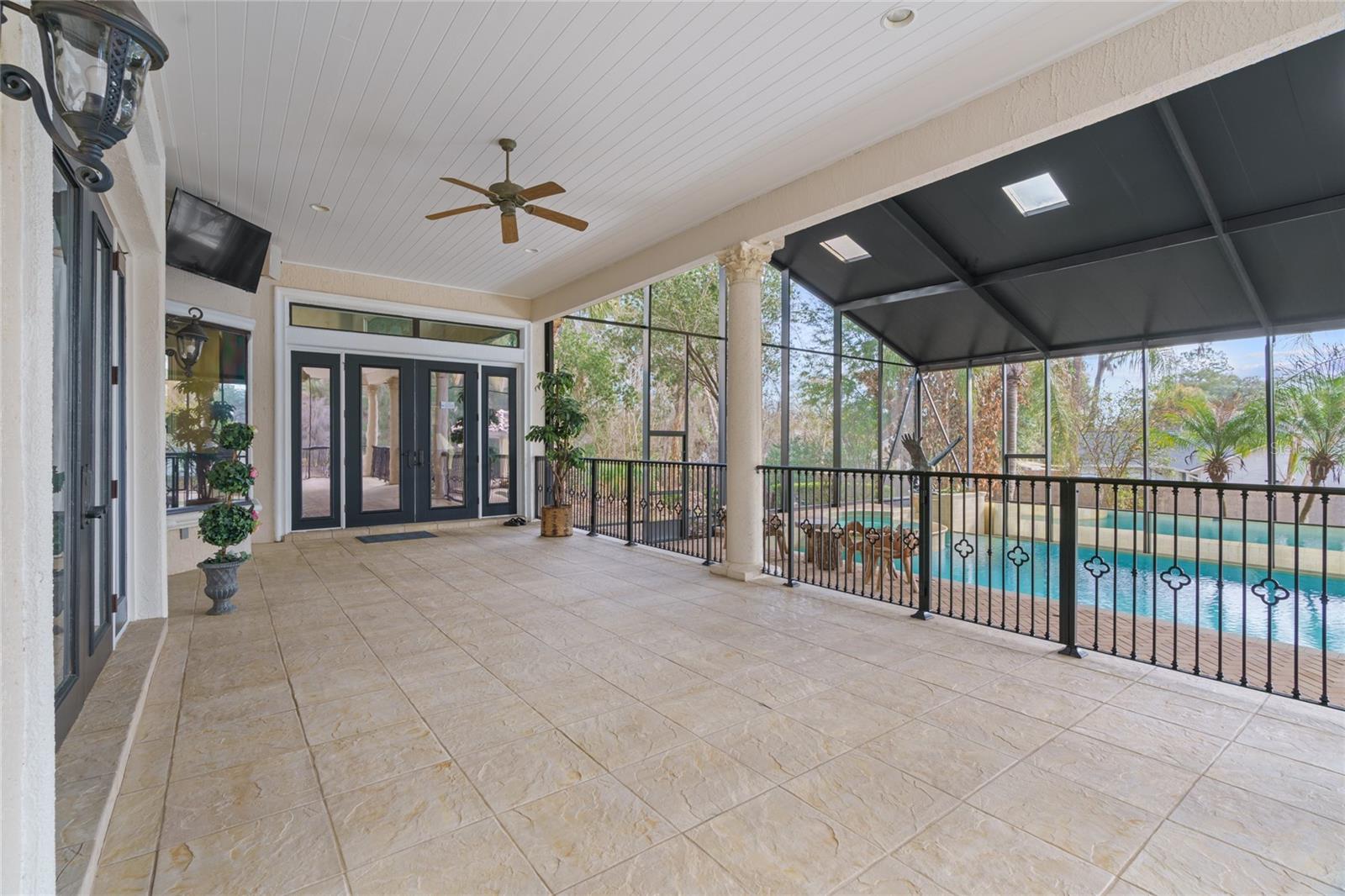 SOUTH POINT - Residential
