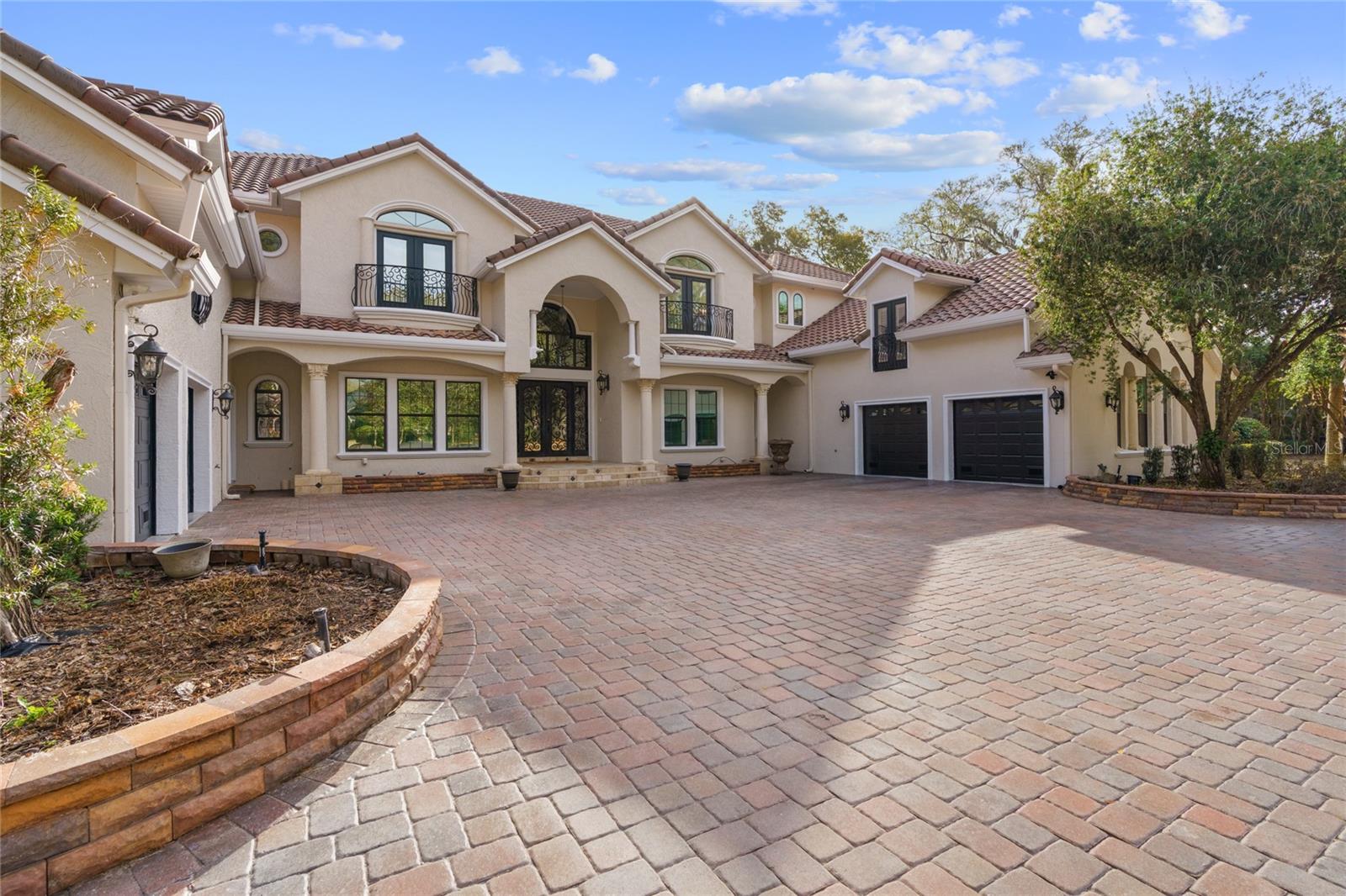 SOUTH POINT - Residential
