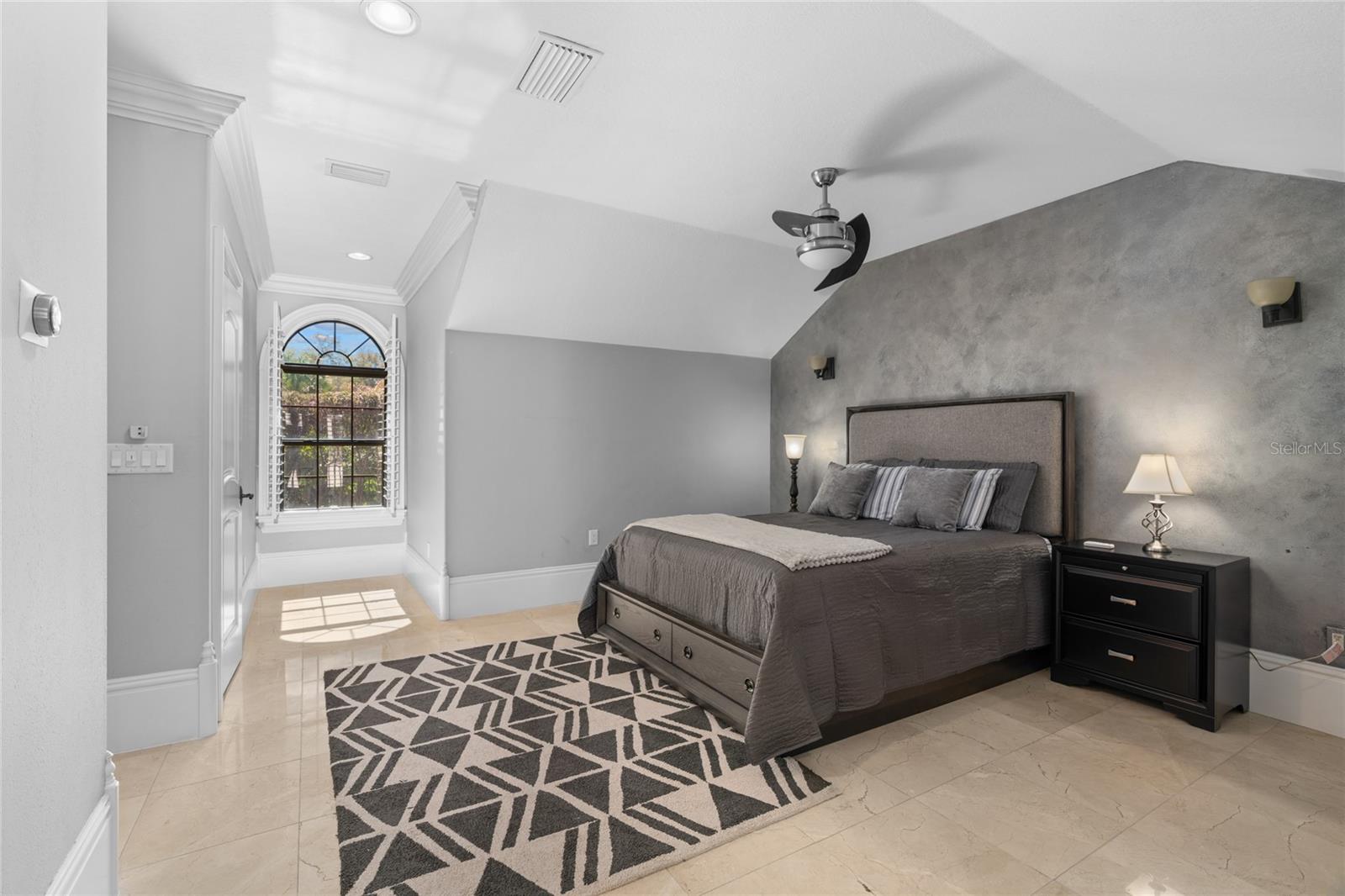 SOUTH POINT - Residential