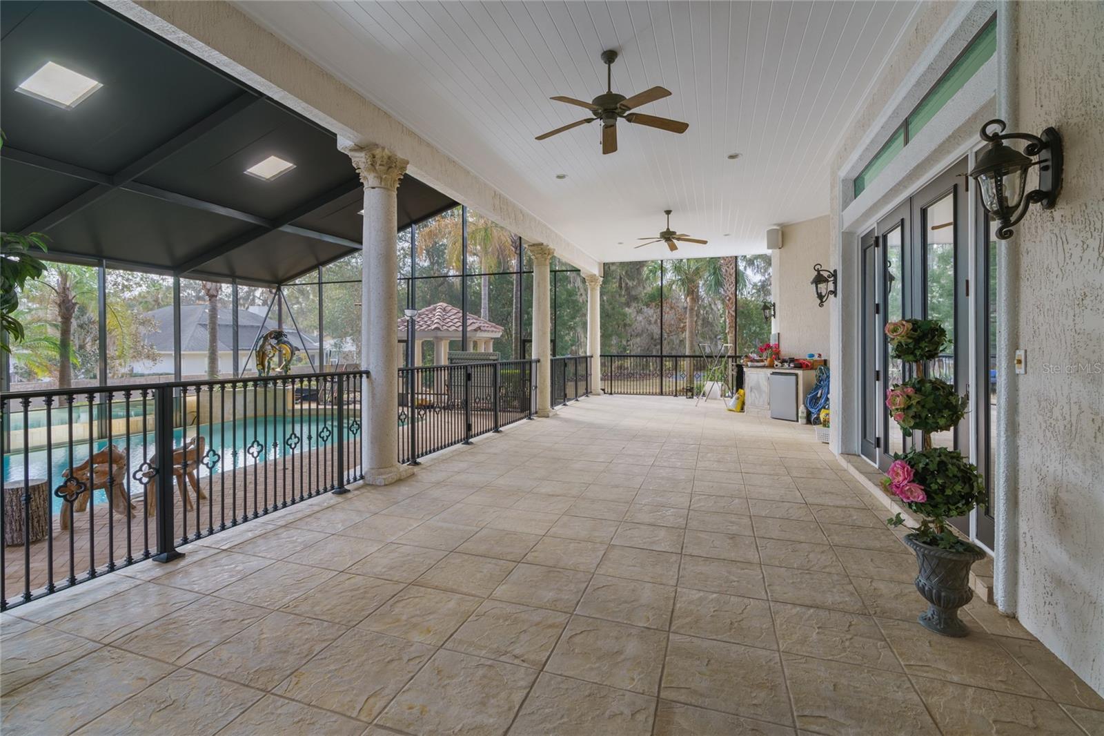SOUTH POINT - Residential