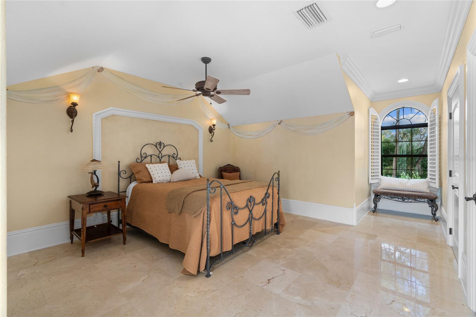 SOUTH POINT - Residential