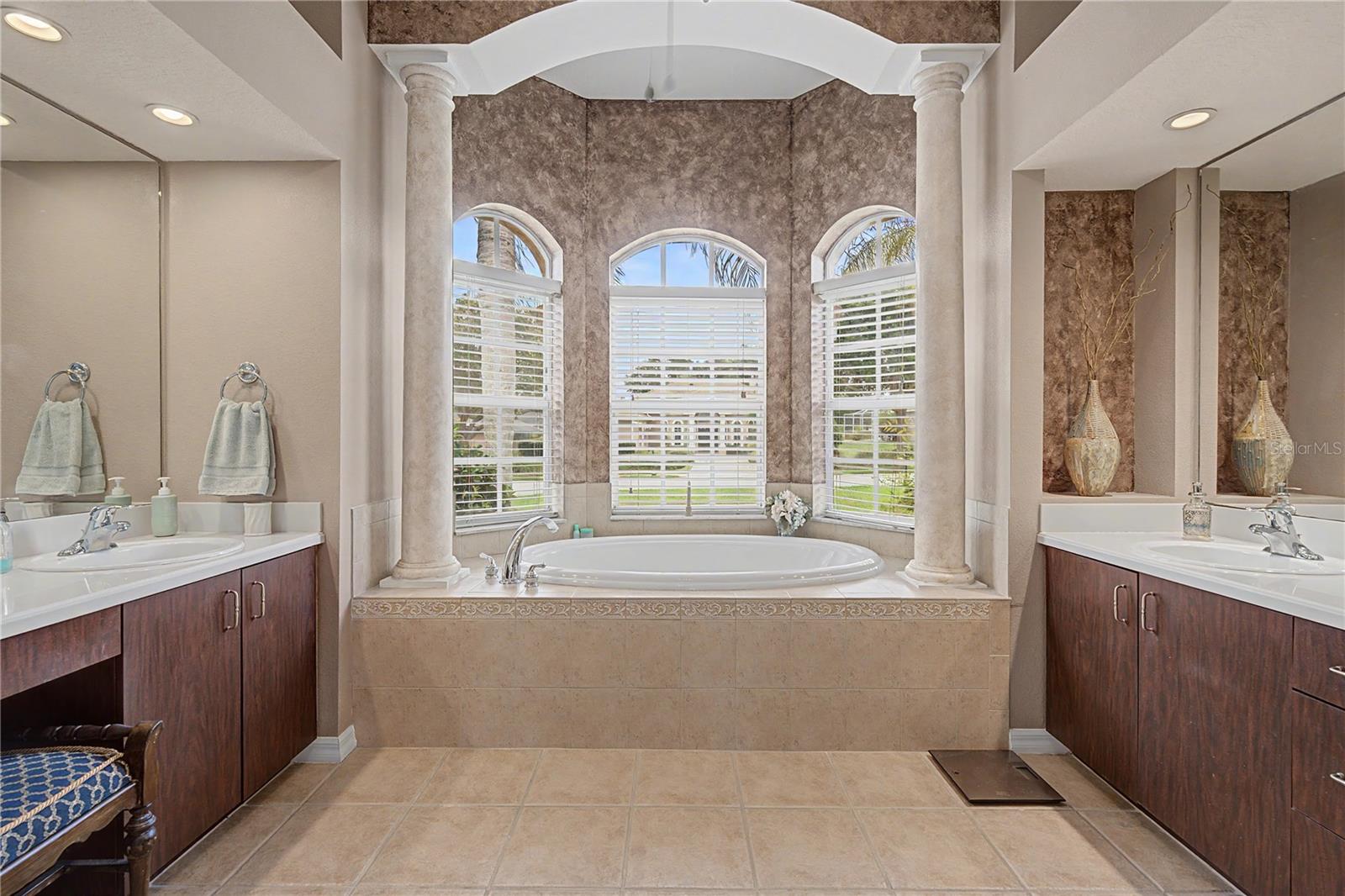 LAKE JOVITA GOLF & COUNTRY CLUB - Residential