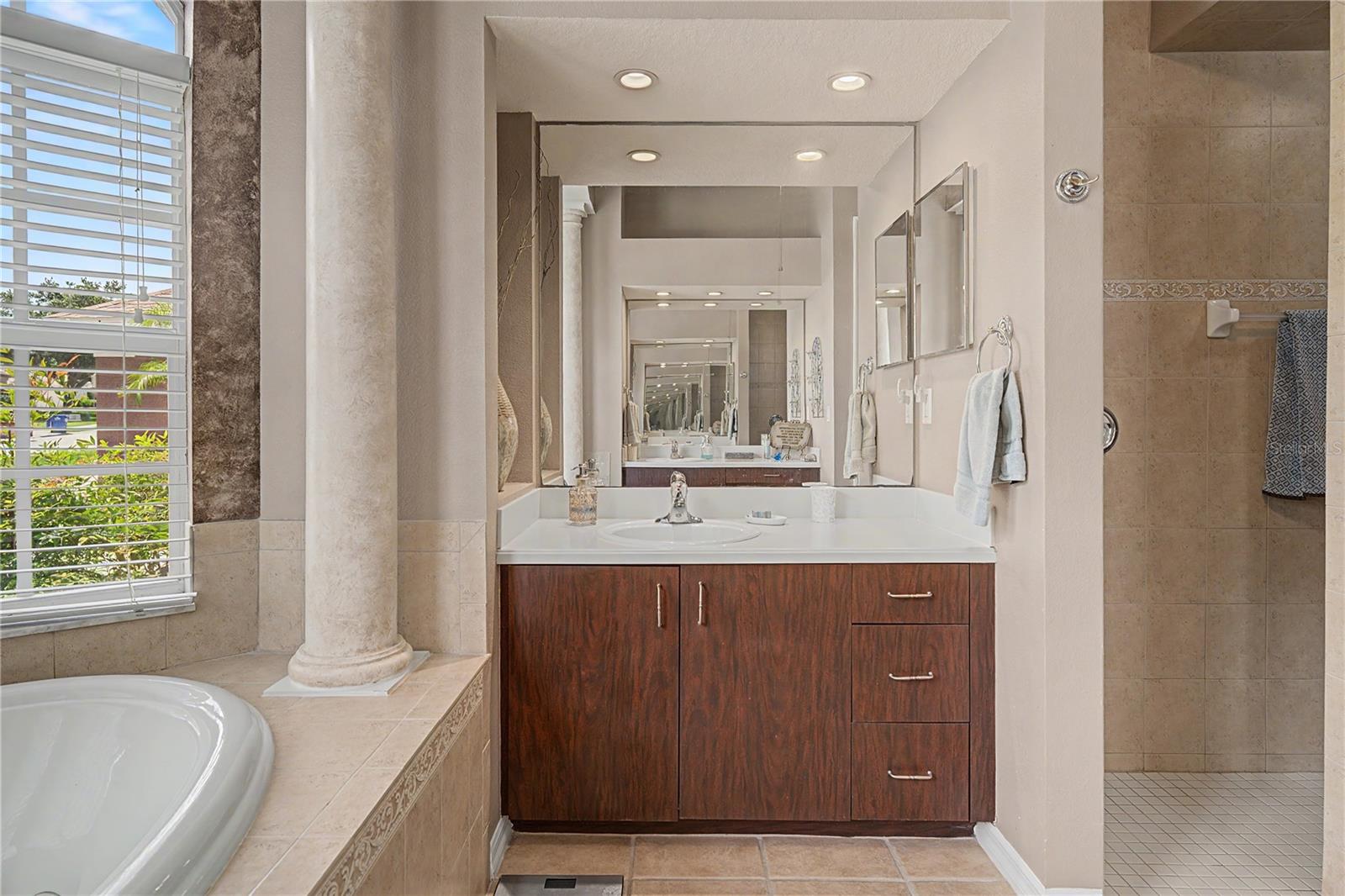 LAKE JOVITA GOLF & COUNTRY CLUB - Residential