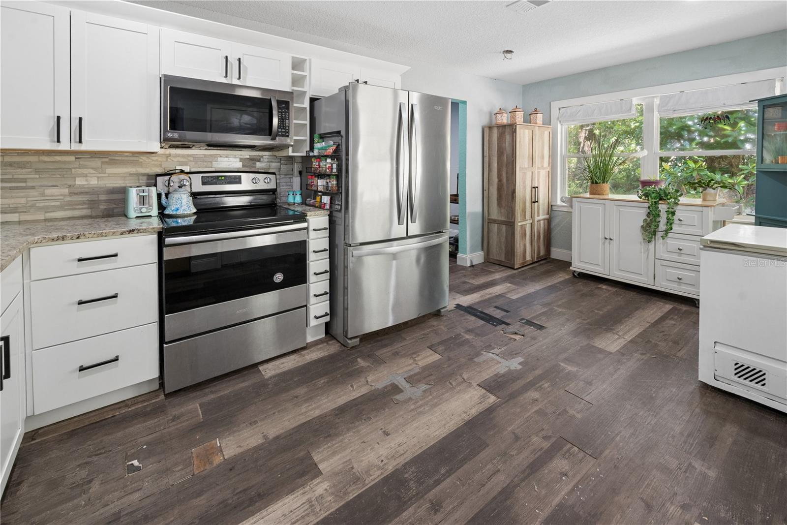 LAKE GENEVA ACRES - Residential