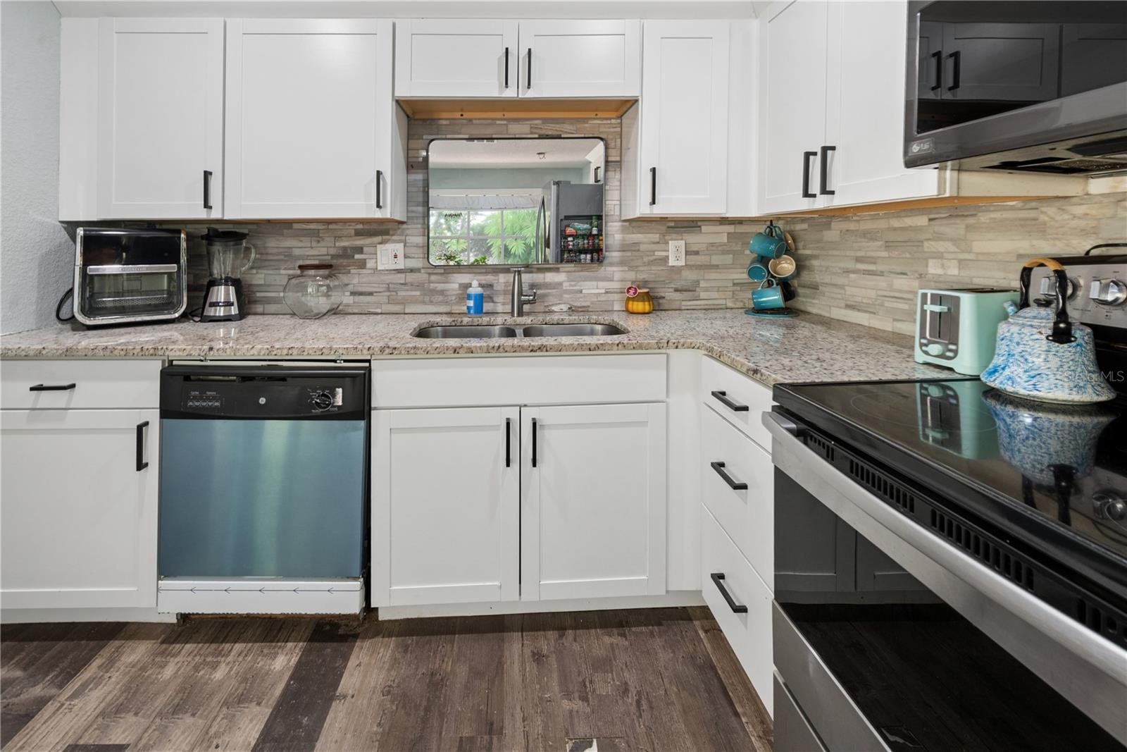LAKE GENEVA ACRES - Residential