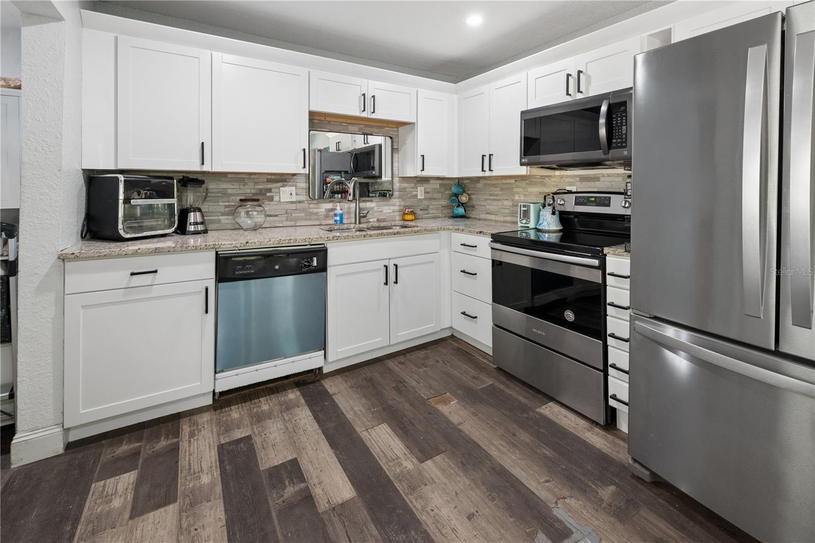 LAKE GENEVA ACRES - Residential