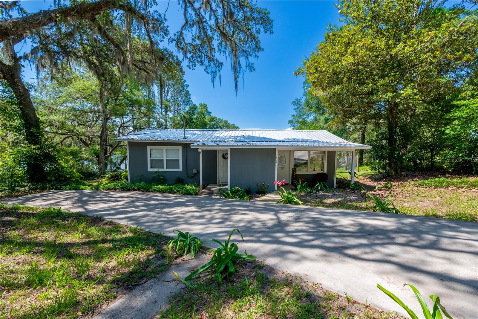 LAKE GENEVA ACRES - Residential