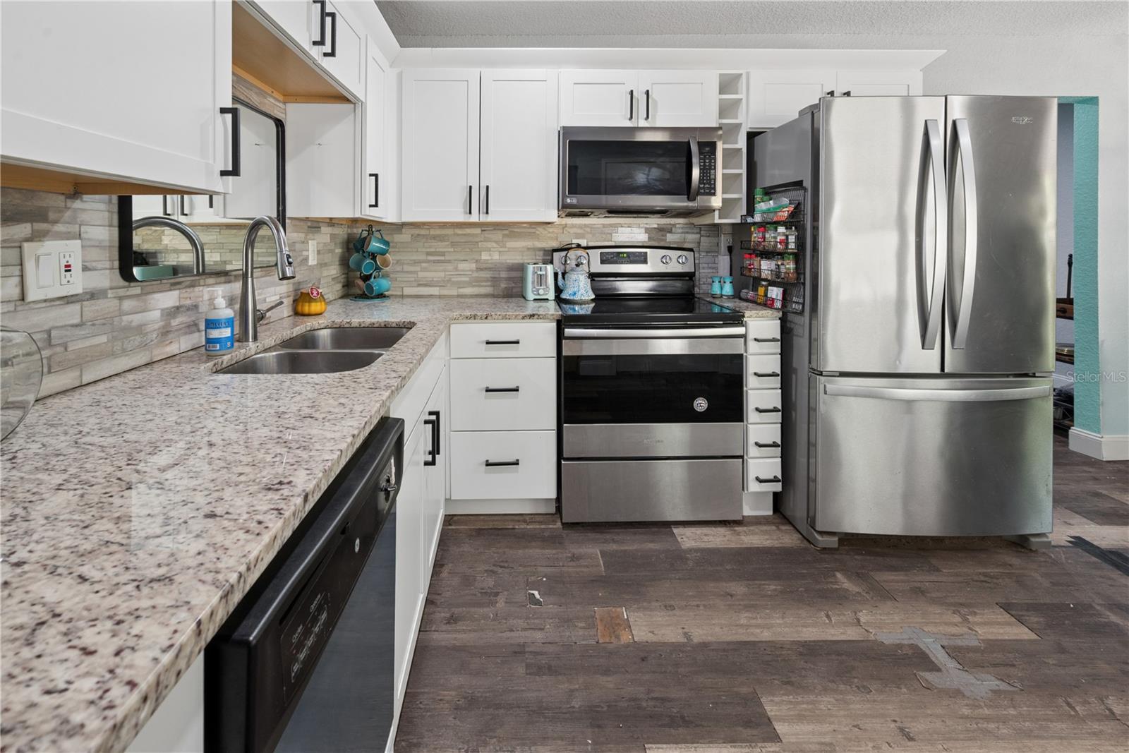 LAKE GENEVA ACRES - Residential