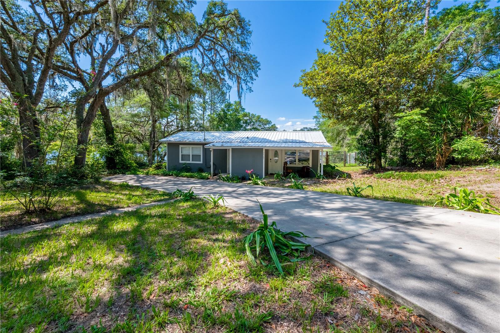 LAKE GENEVA ACRES - Residential