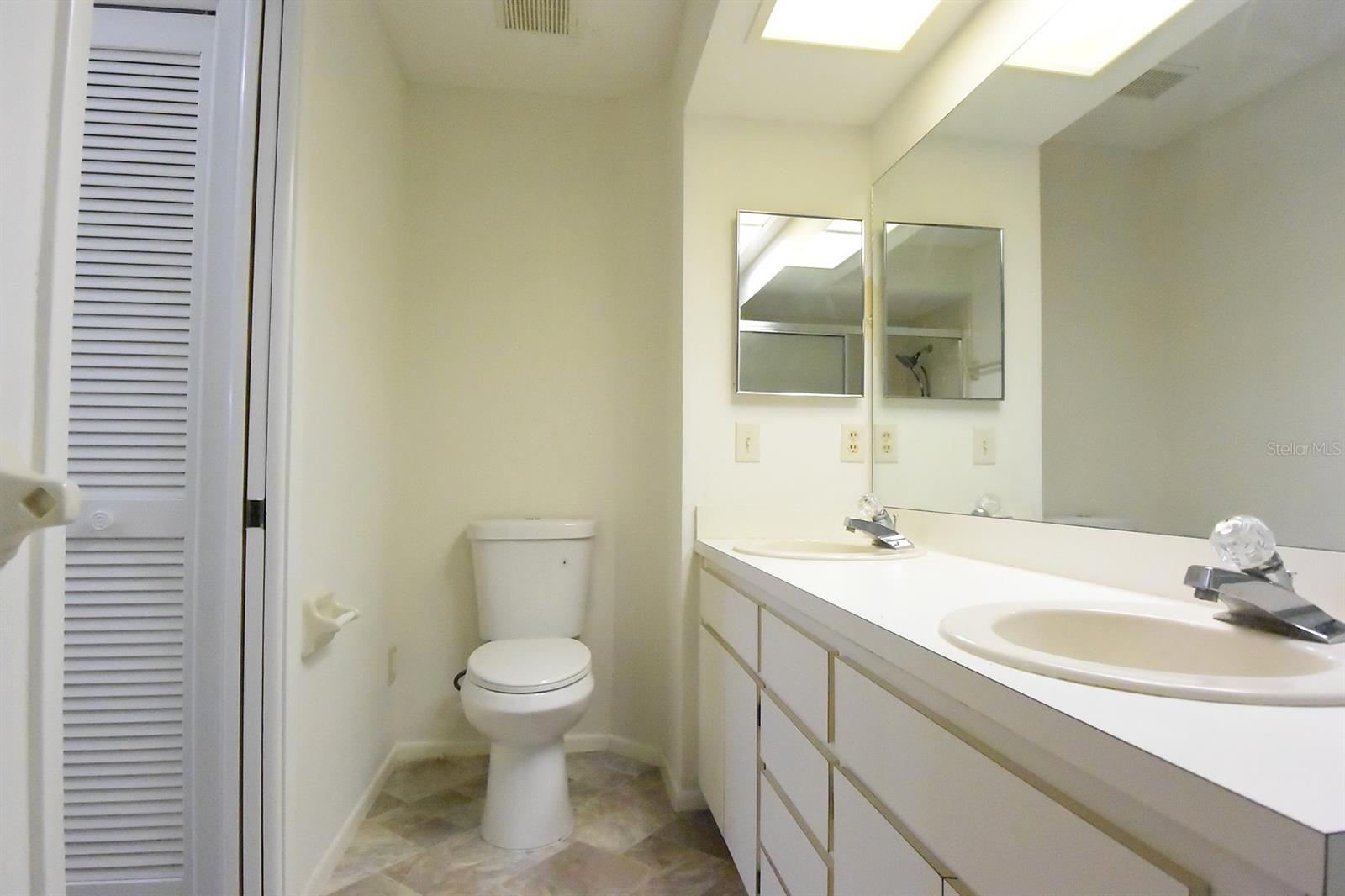 CEDARWOOD VILLAGE CONDO 02 - Residential