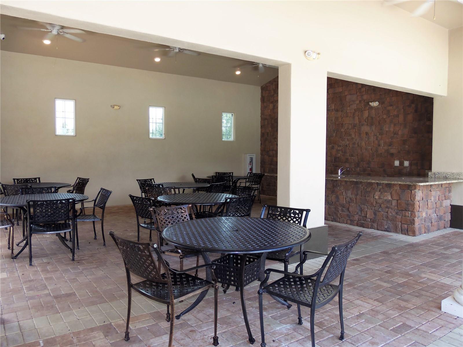 DEL TIERRA PH III - Residential