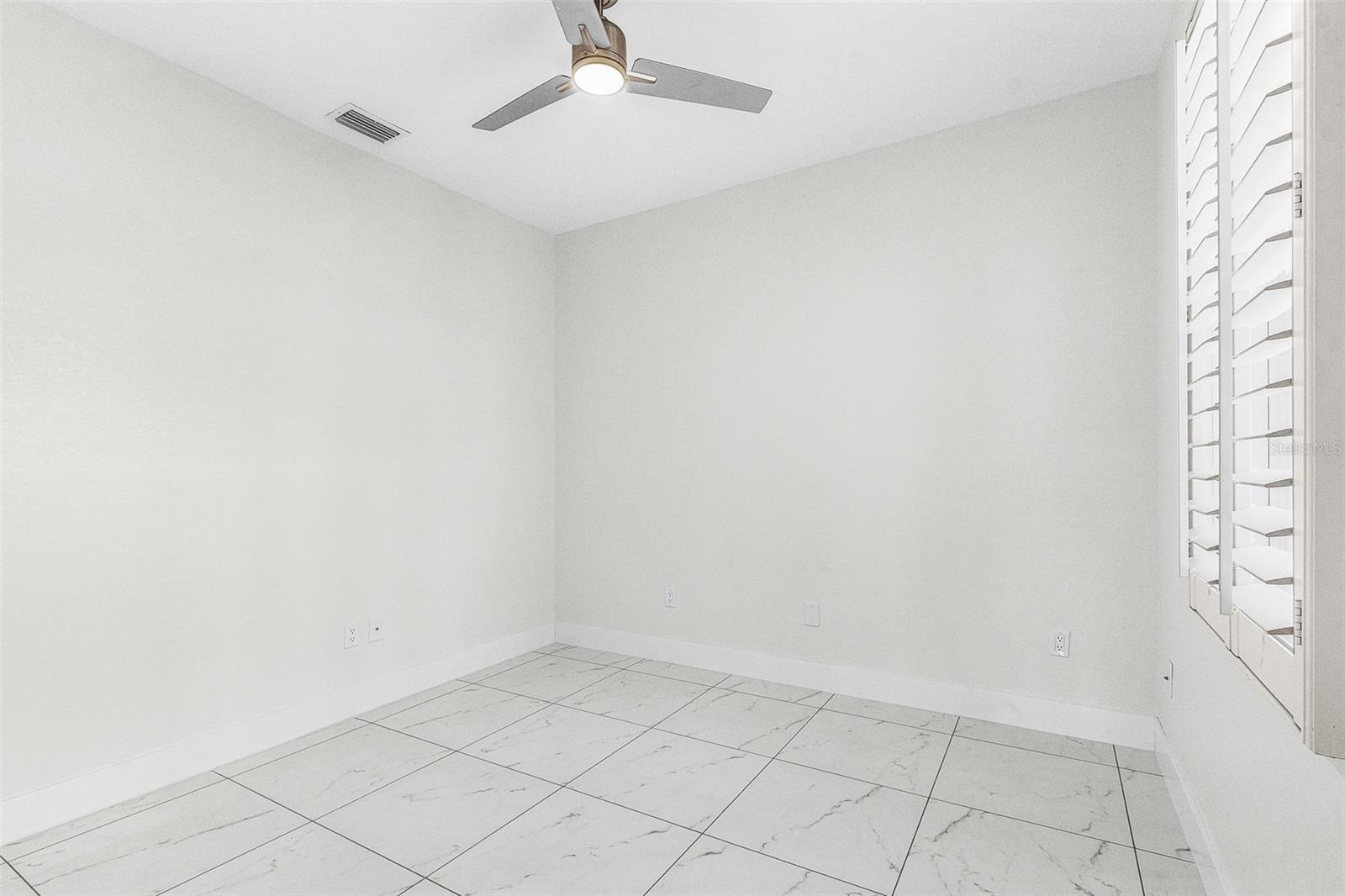 COURTSIDE LANDINGS LAND CONDO - Residential