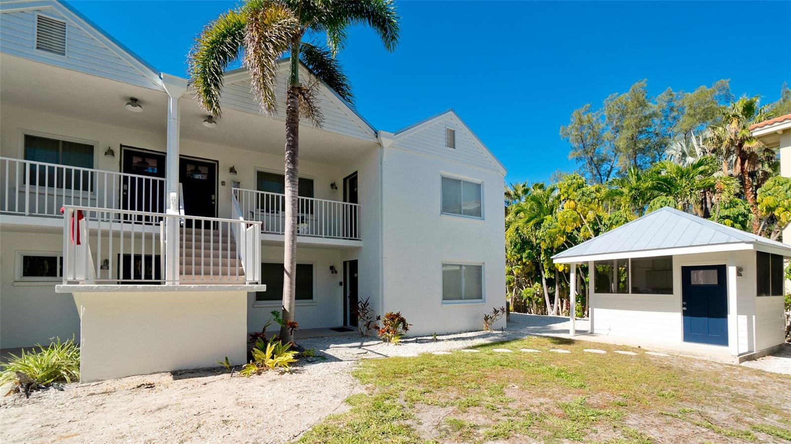 COCONUTS - Residential