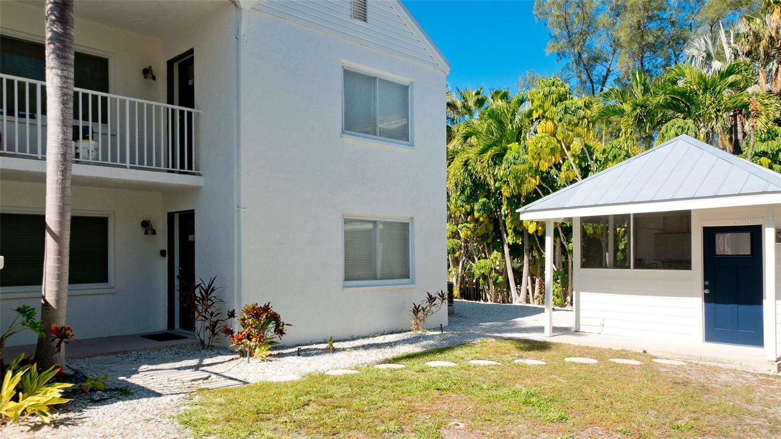 COCONUTS - Residential