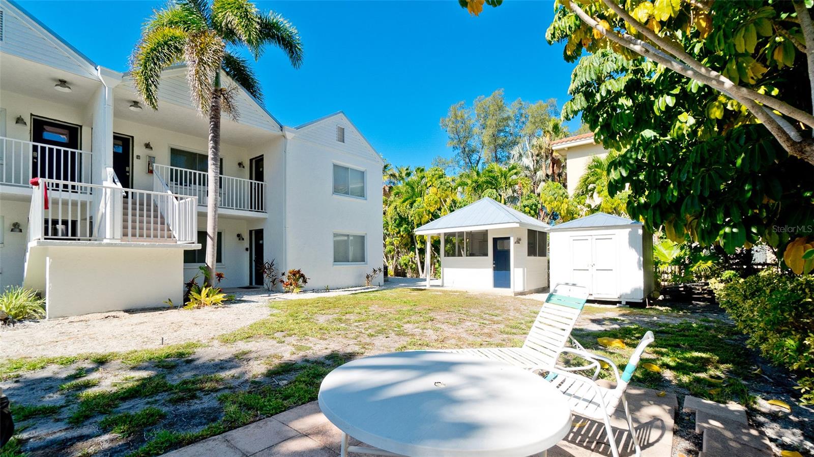 COCONUTS - Residential