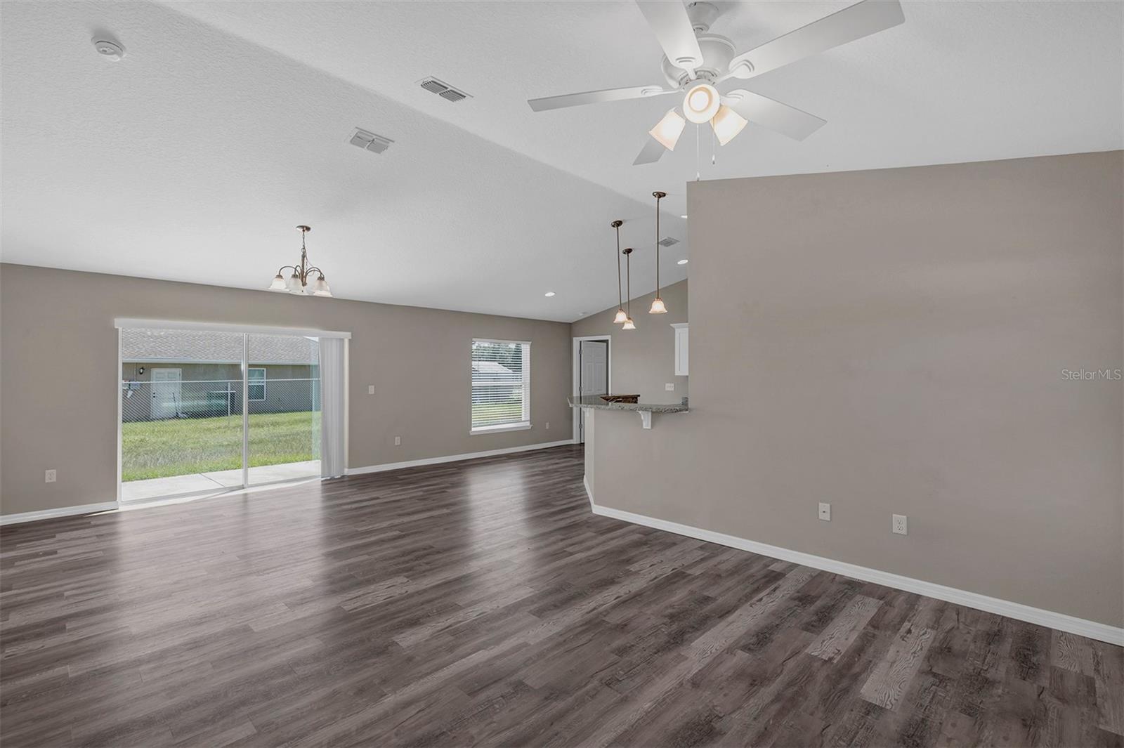 SILVER SPGS SHORES UN 17 - Residential