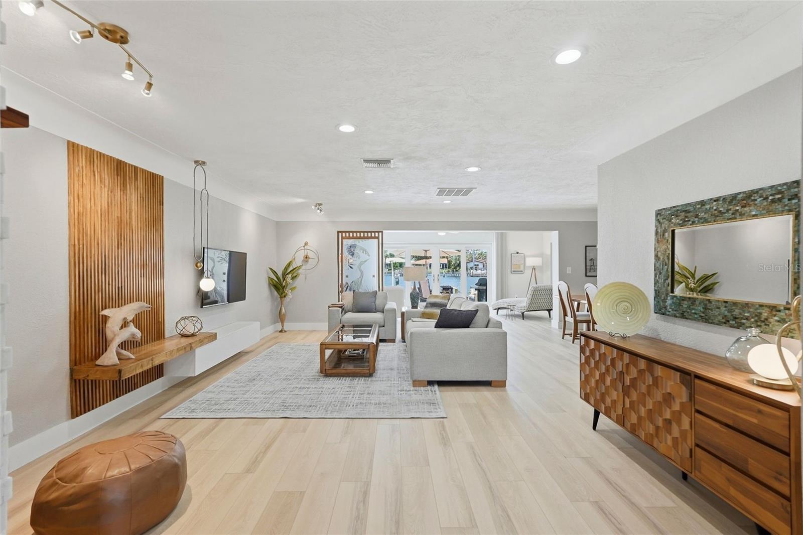 VENETIAN ISLES - Residential Lease