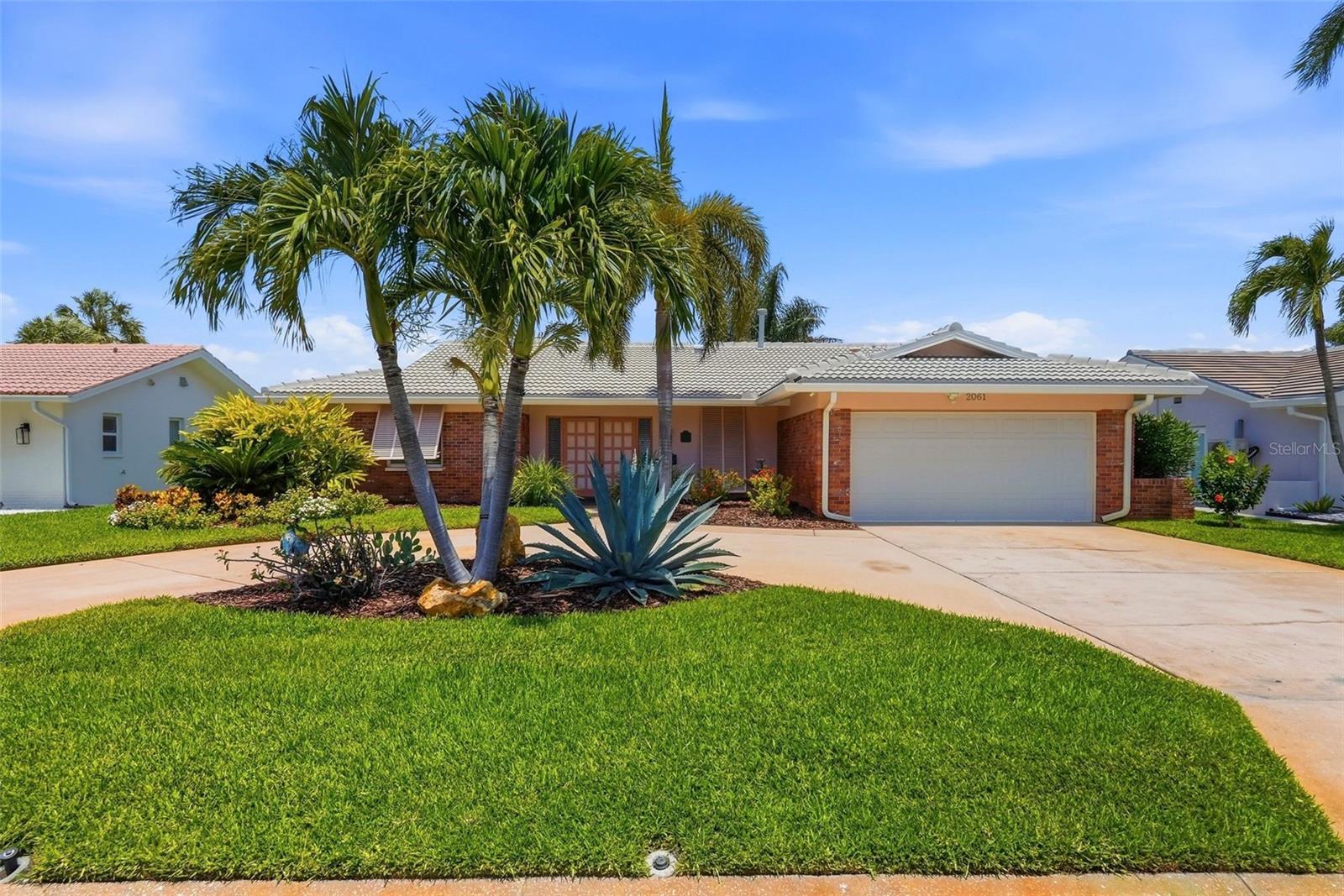 VENETIAN ISLES - Residential Lease