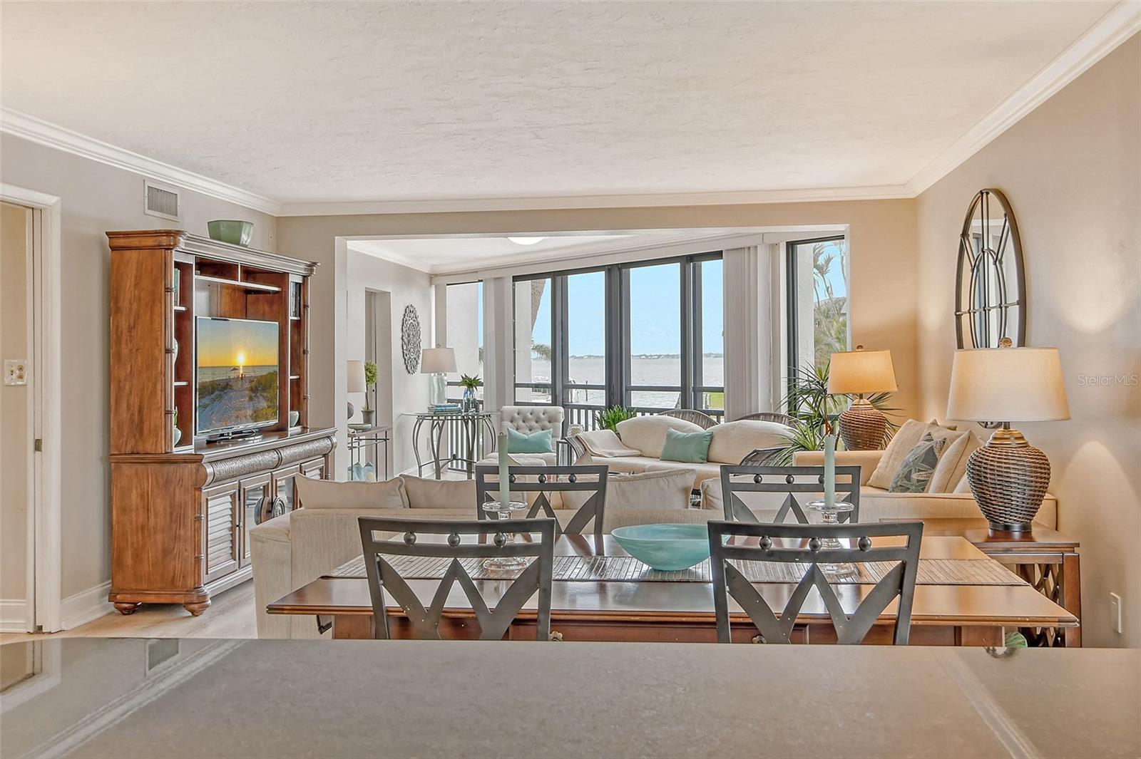BAY HARBOUR APTS - Residential