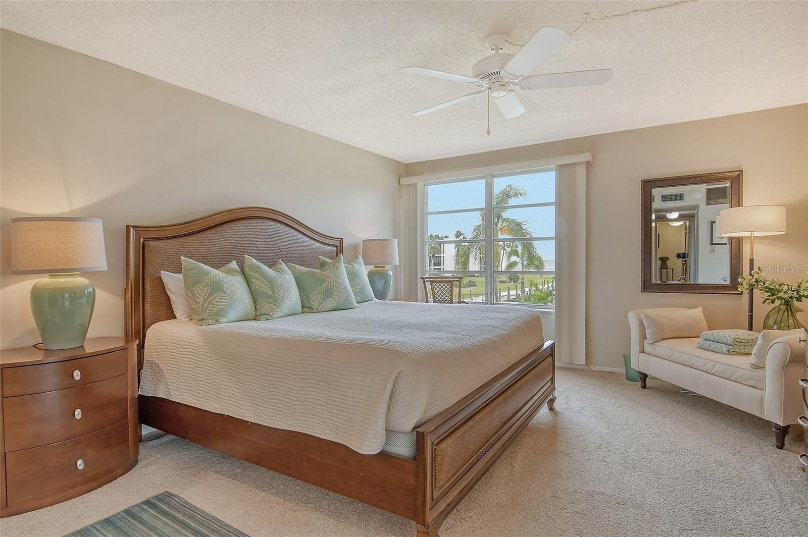BAY HARBOUR APTS - Residential