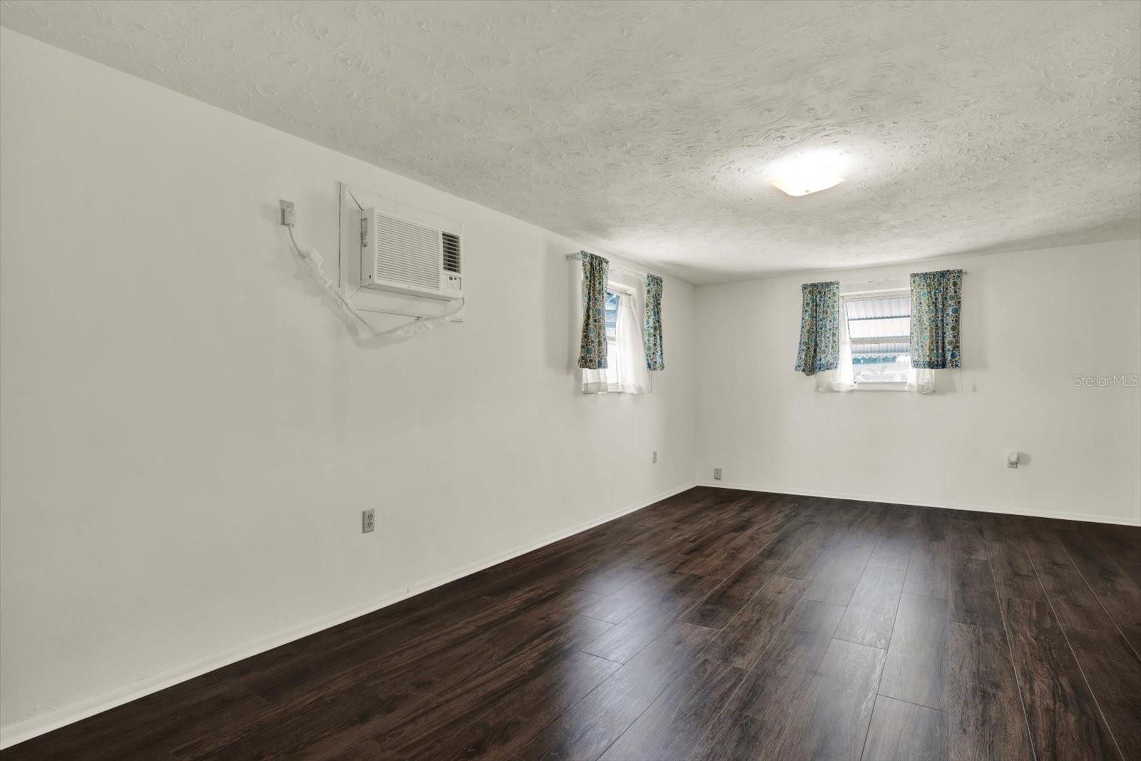 CREST RIDGE GARDENS - Residential