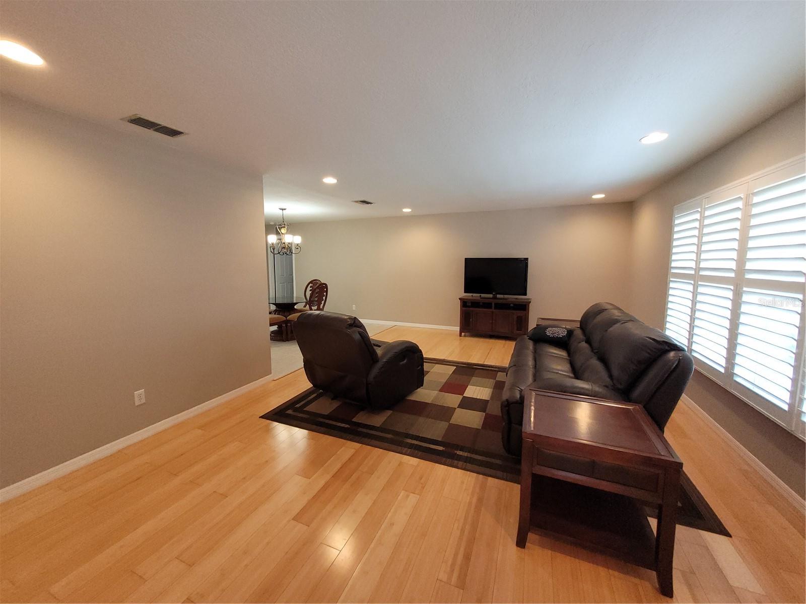WINCHESTER WOODS - Residential