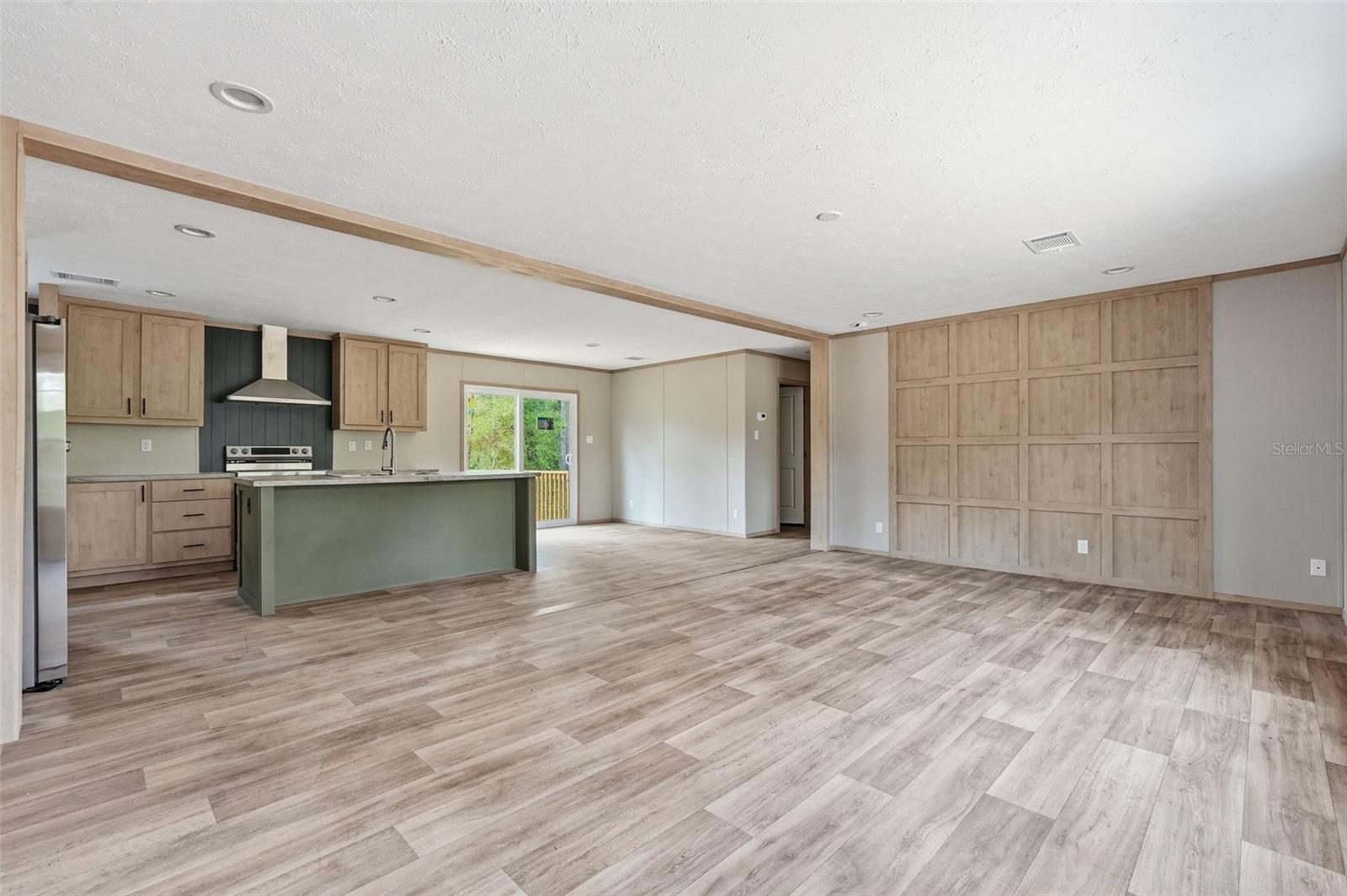 WILLISTON HIGHLANDS - Residential