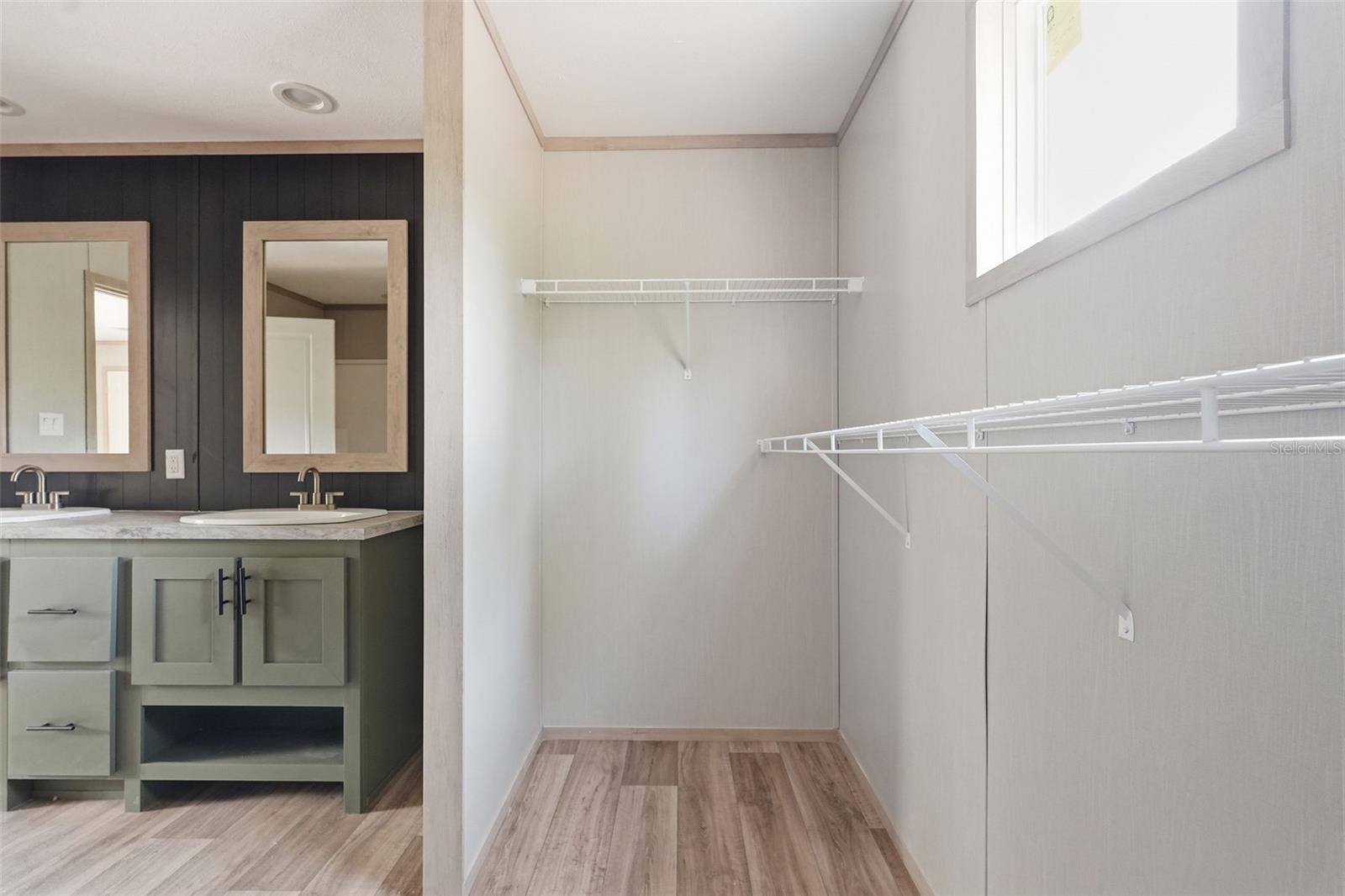 WILLISTON HIGHLANDS - Residential