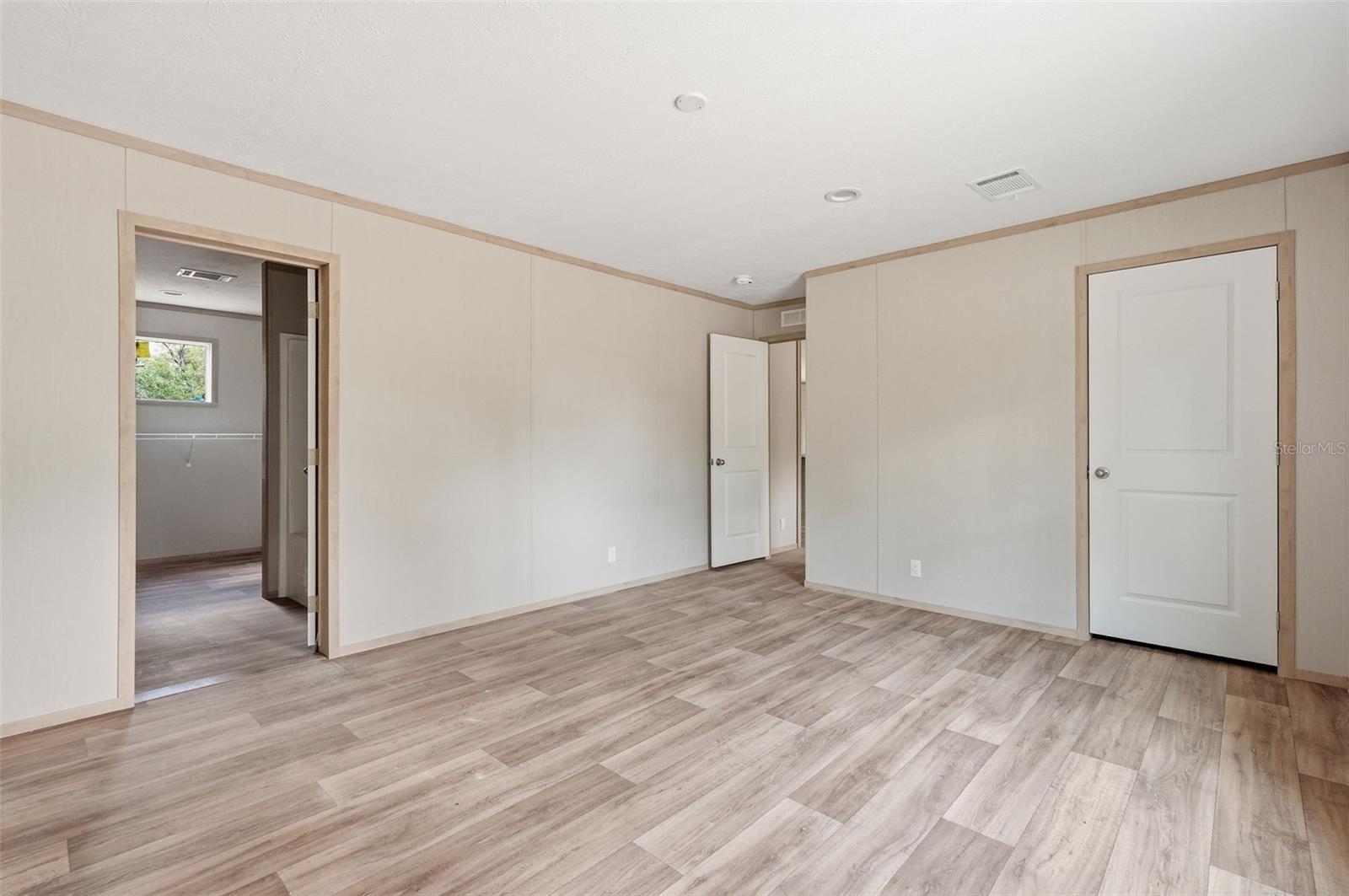 WILLISTON HIGHLANDS - Residential