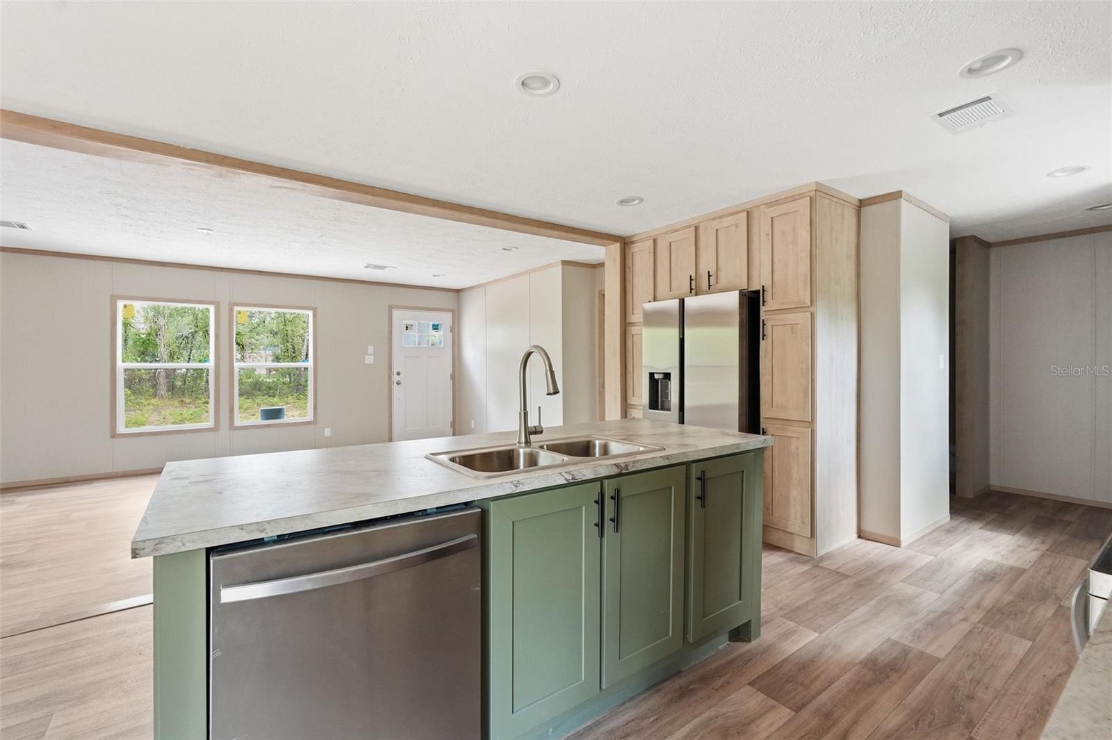 WILLISTON HIGHLANDS - Residential