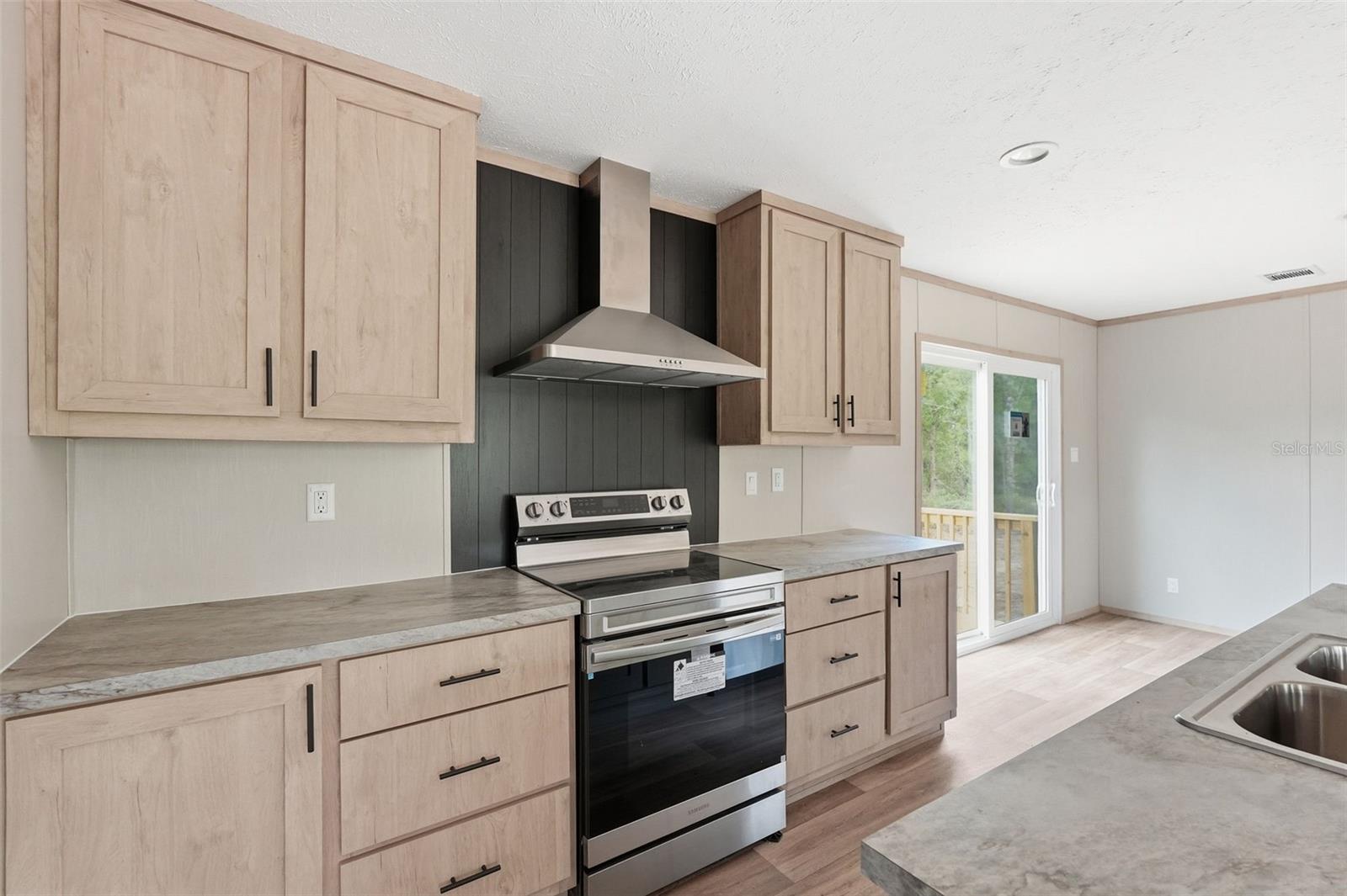 WILLISTON HIGHLANDS - Residential