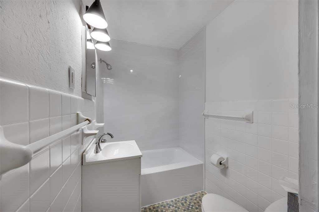 WAVE THE CONDO - Residential