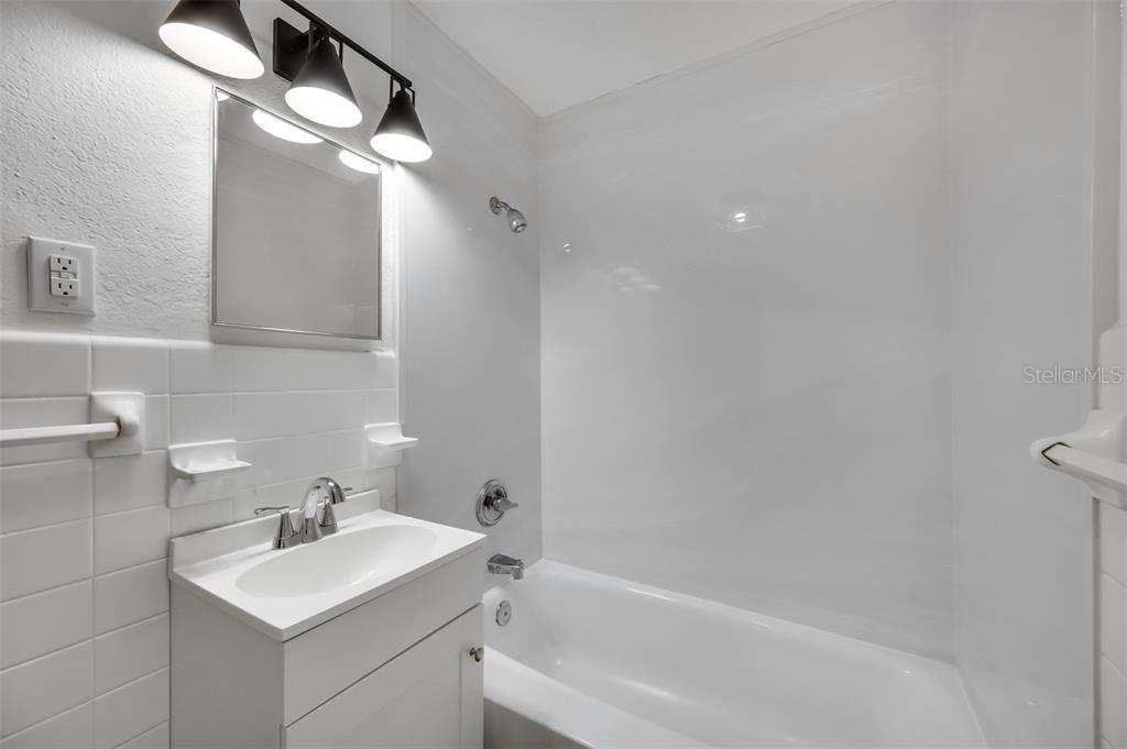 WAVE THE CONDO - Residential